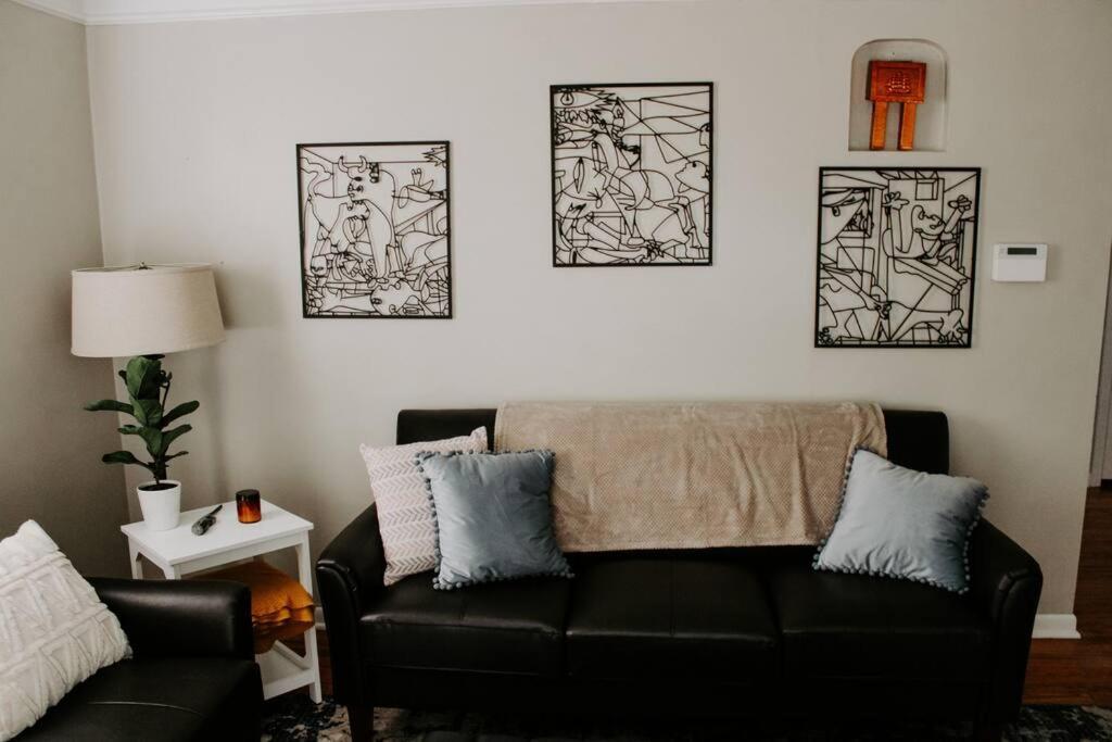 Apartment Cozy House Near Erie, 10 Minutes To Downtown. *