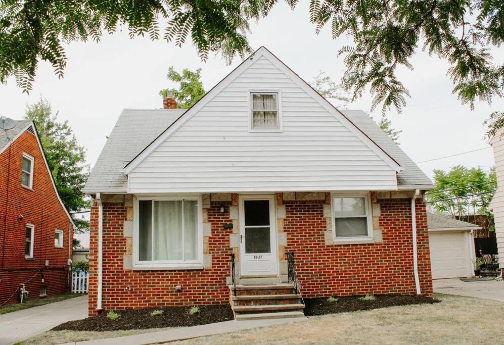 Cozy House Near Erie, 10 Minutes To Downtown. * Cleveland