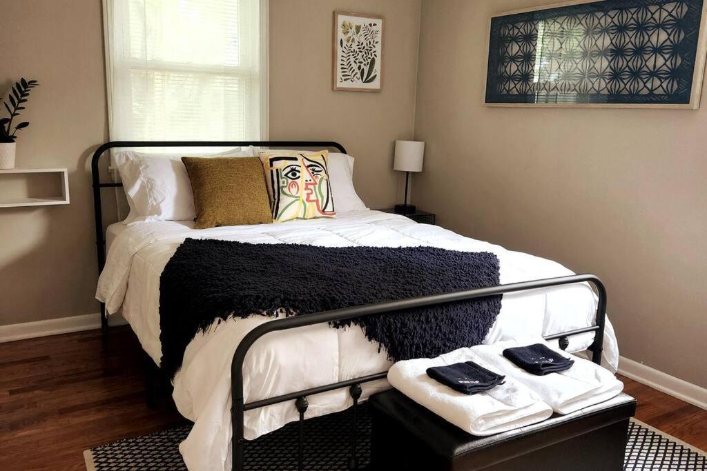 Apartment Cozy House Near Erie, 10 Minutes To Downtown. *