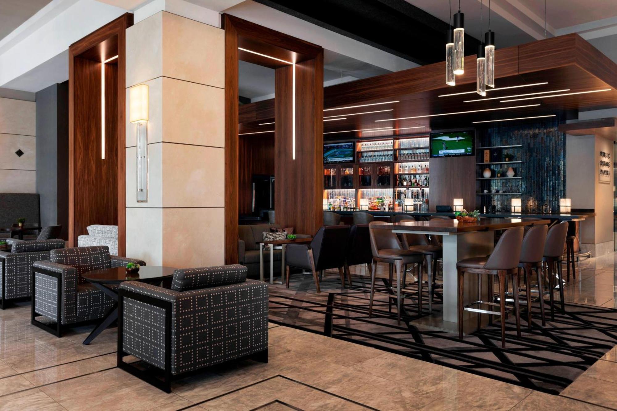 Marriott Downtown At Key Tower Hotel 4*