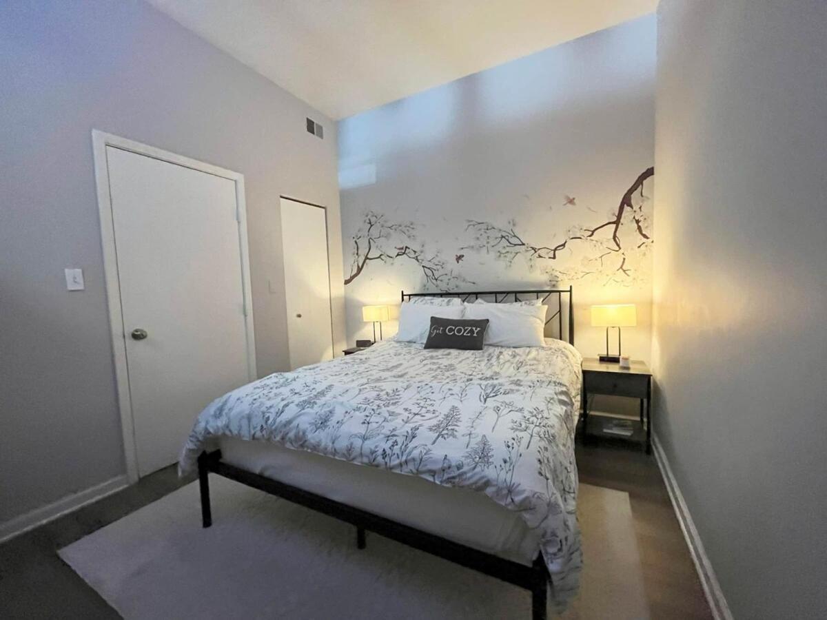 Apartment Downtown -modern First Floor Unit Cleveland