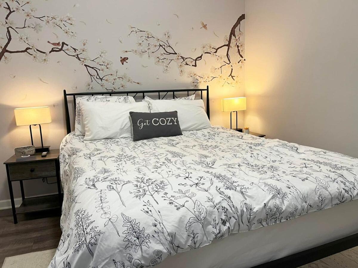 Downtown -modern First Floor Unit Apartment Cleveland