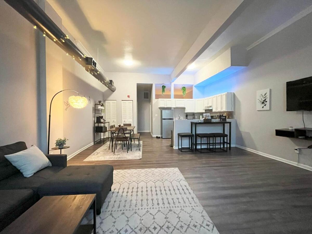 Apartment Downtown -modern First Floor Unit *