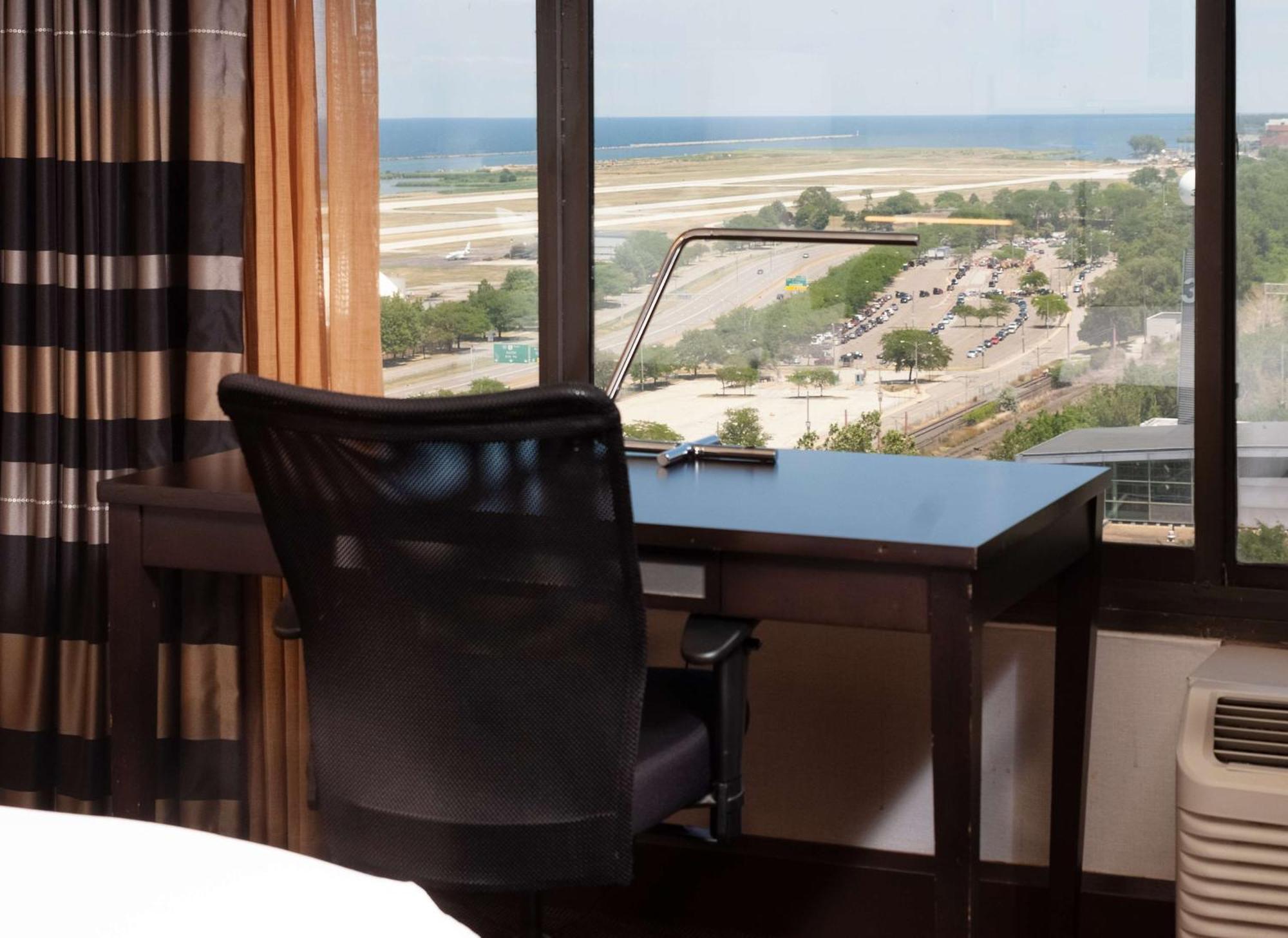 Doubletree By Hilton Downtown - Lakeside 4*