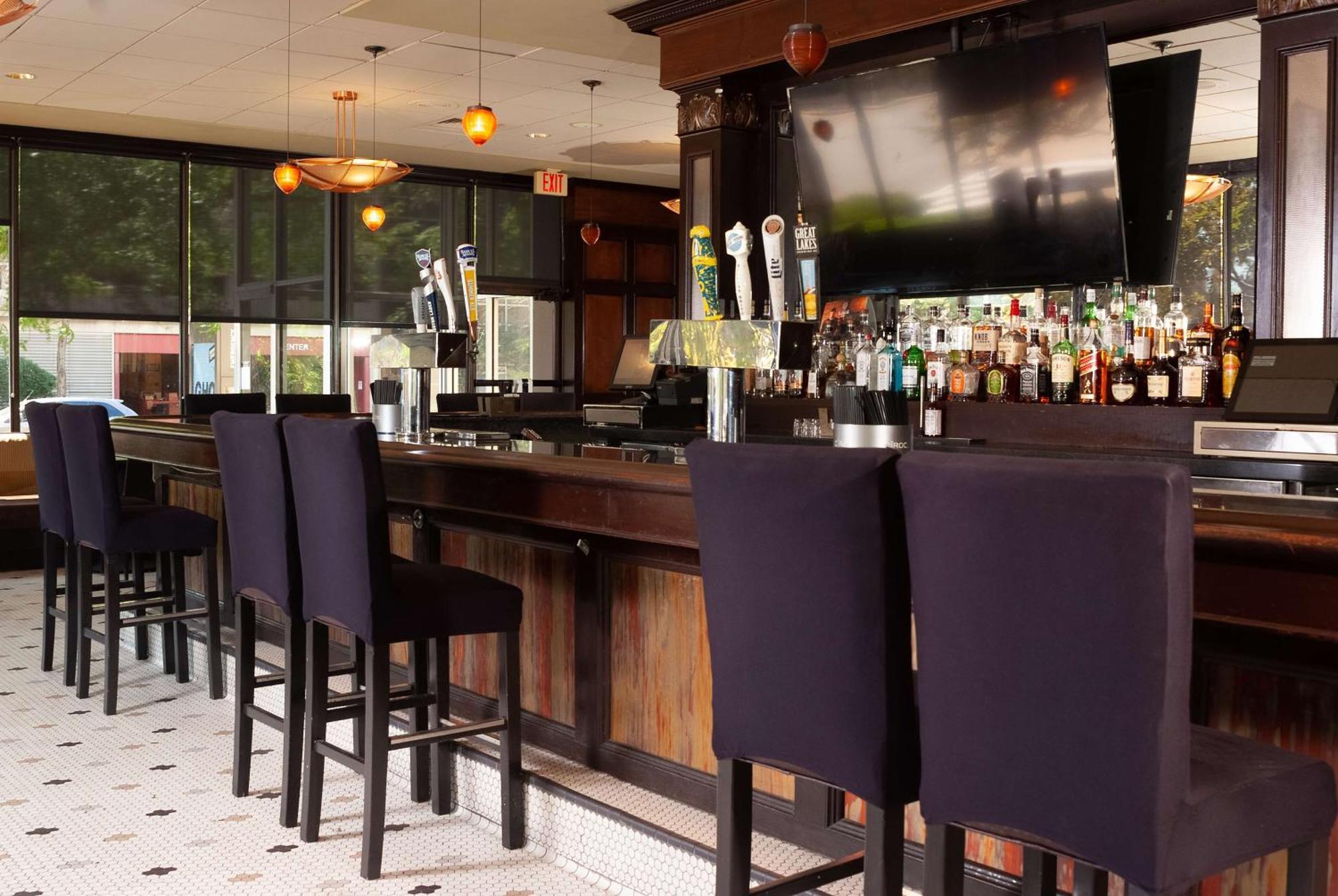 Hotel Doubletree By Hilton Downtown - Lakeside 4*