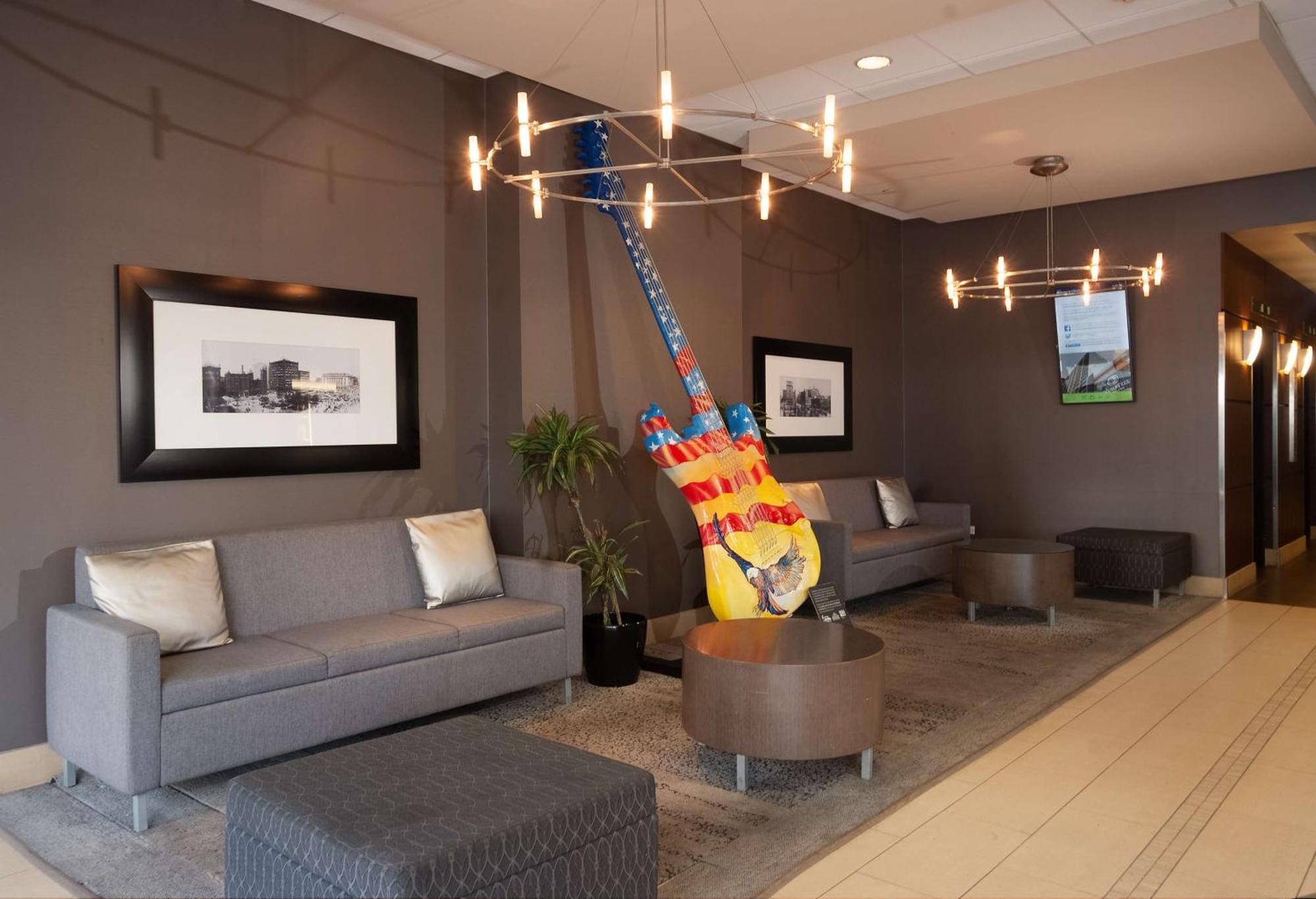 Doubletree By Hilton Downtown - Lakeside 4*