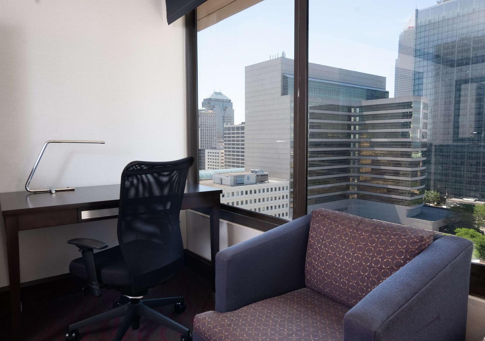 Doubletree By Hilton Downtown - Lakeside