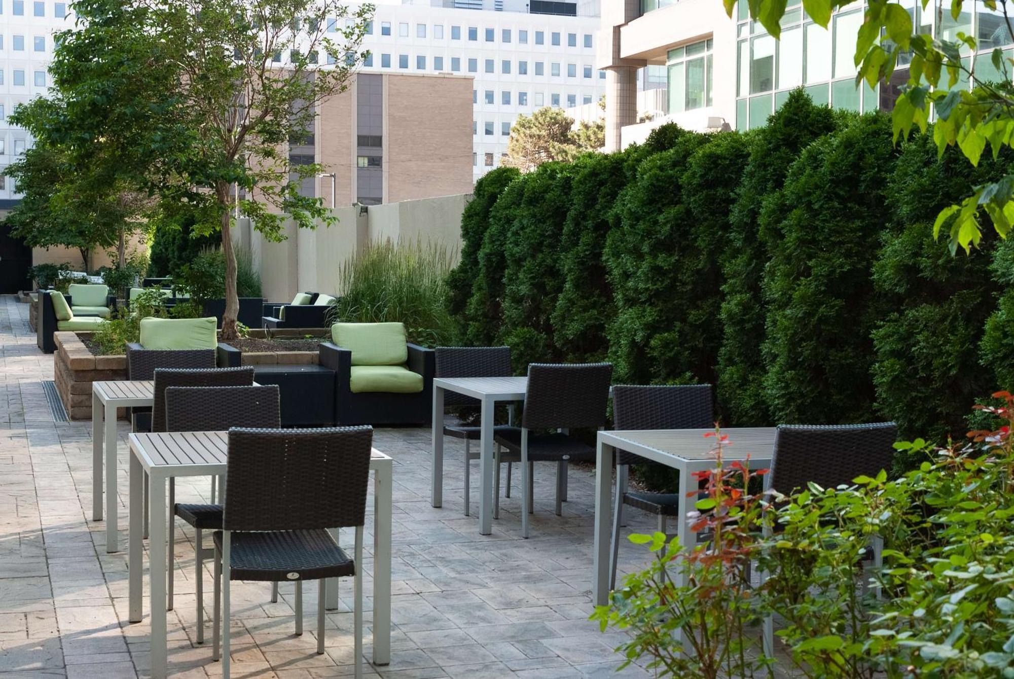 Doubletree By Hilton Downtown - Lakeside