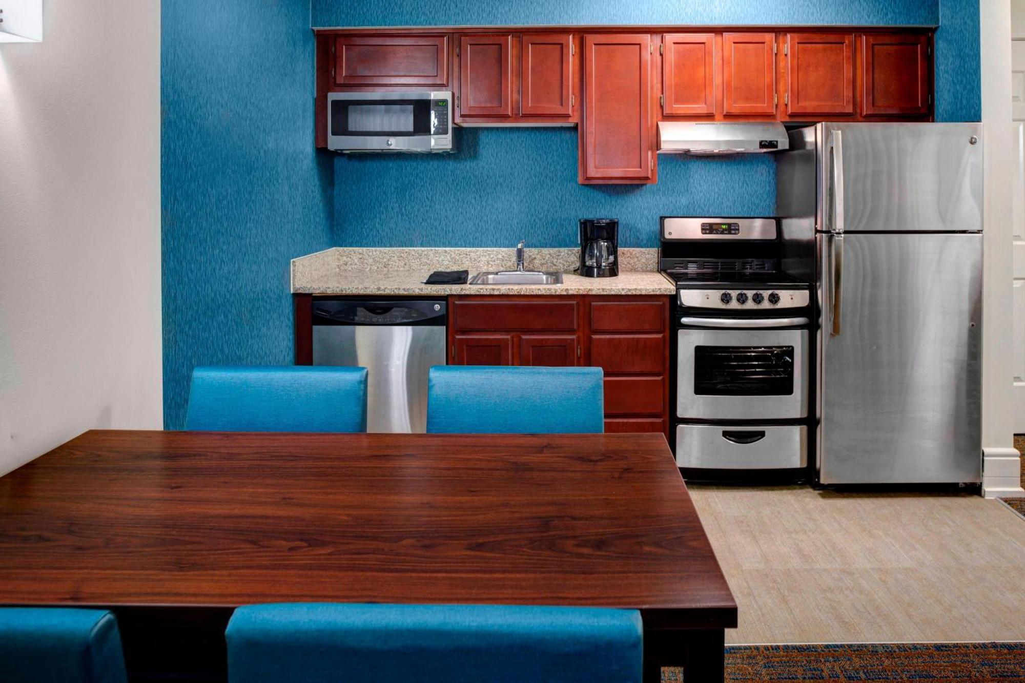 Hotel By Marriott Downtown 3*