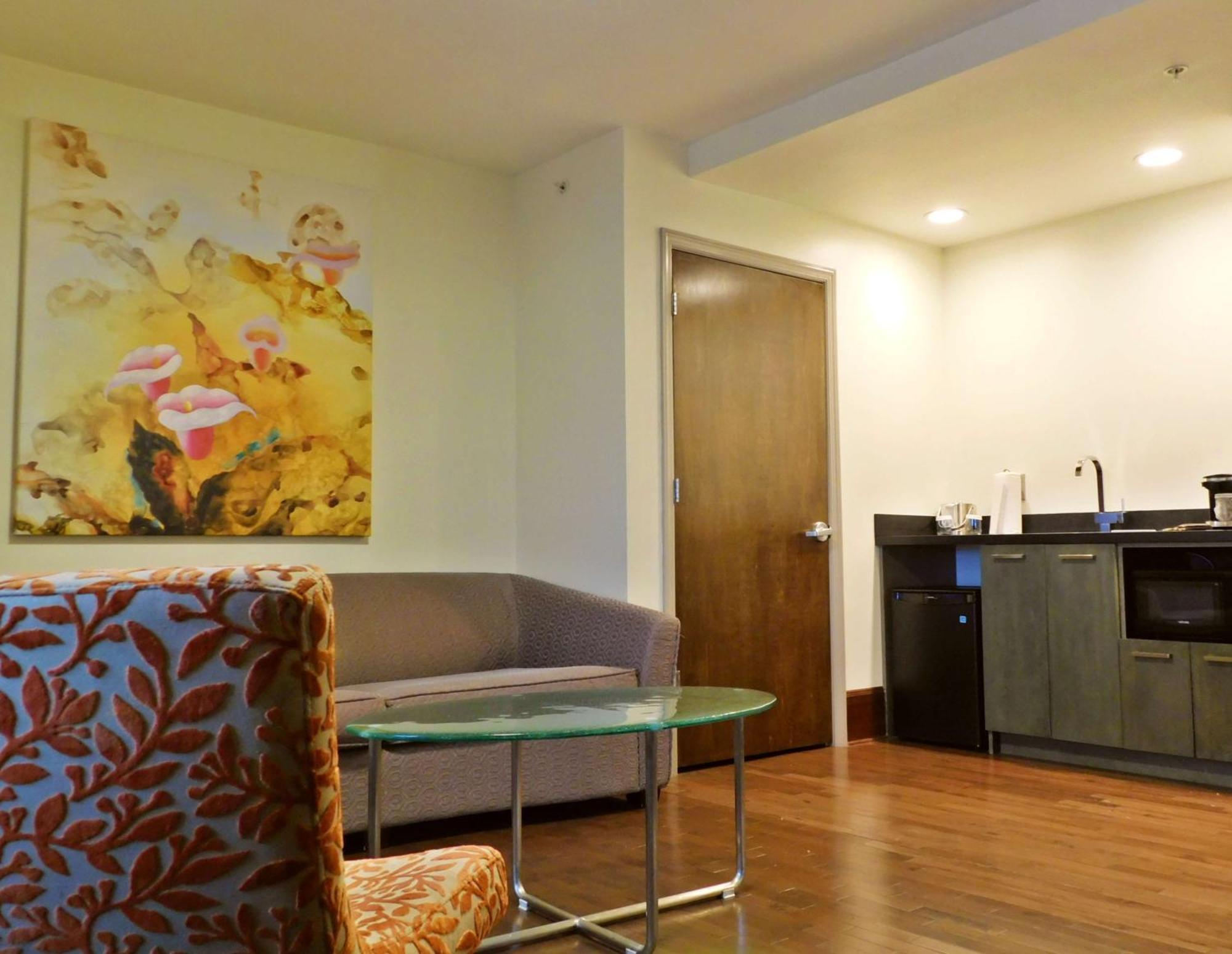 The Tudor Arms - A Doubletree By Hilton Cleveland