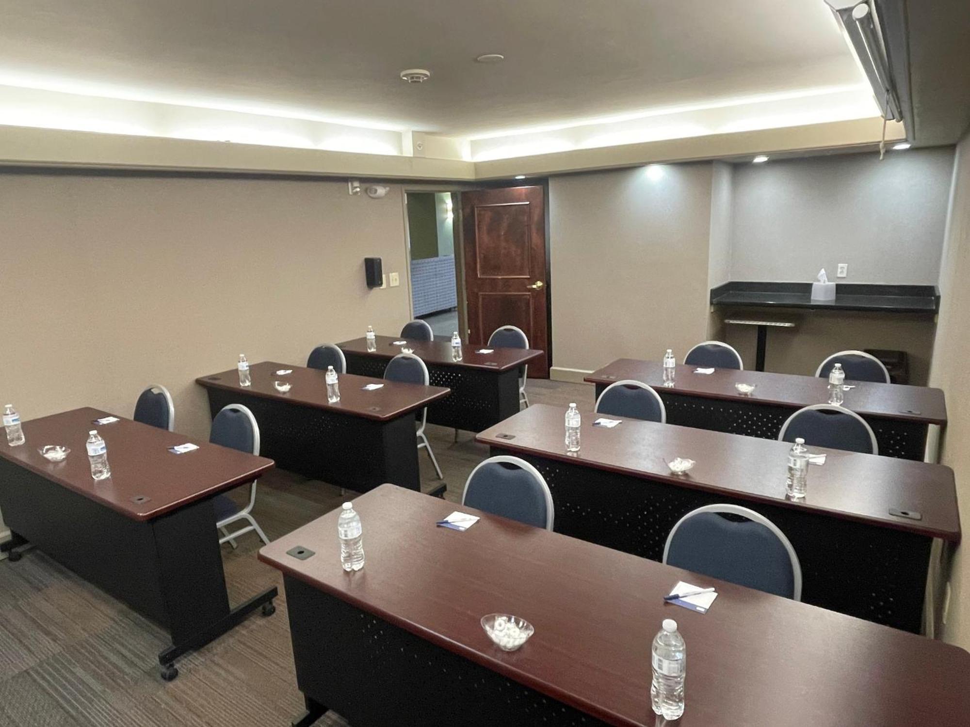 Express Downtown By Ihg Hotel