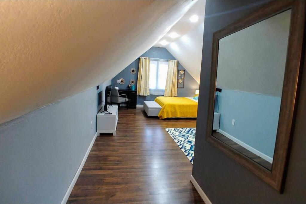 The House - Stickney Loft - Charming Third Floor Hideaway!