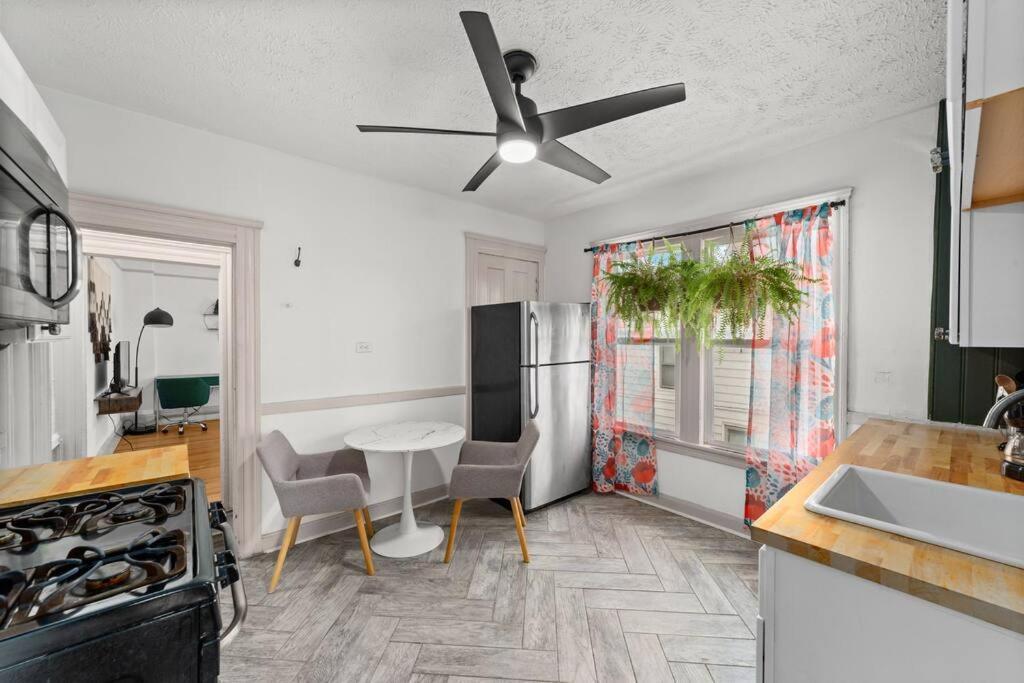 Apartment Pet Friendly 2br In Little Italy # 3