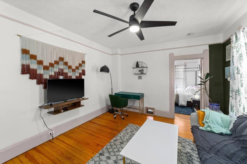 Pet Friendly 2br In Little Italy # 3