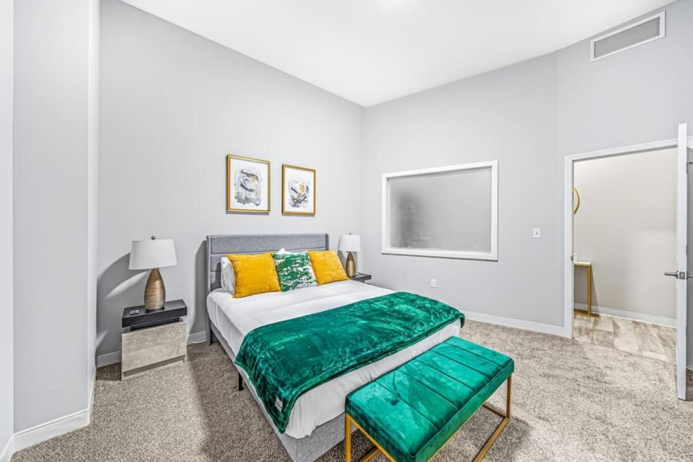 2br With Free Parking, Pool And Steam Downtown Cleveland- 204 Apartment Cleveland