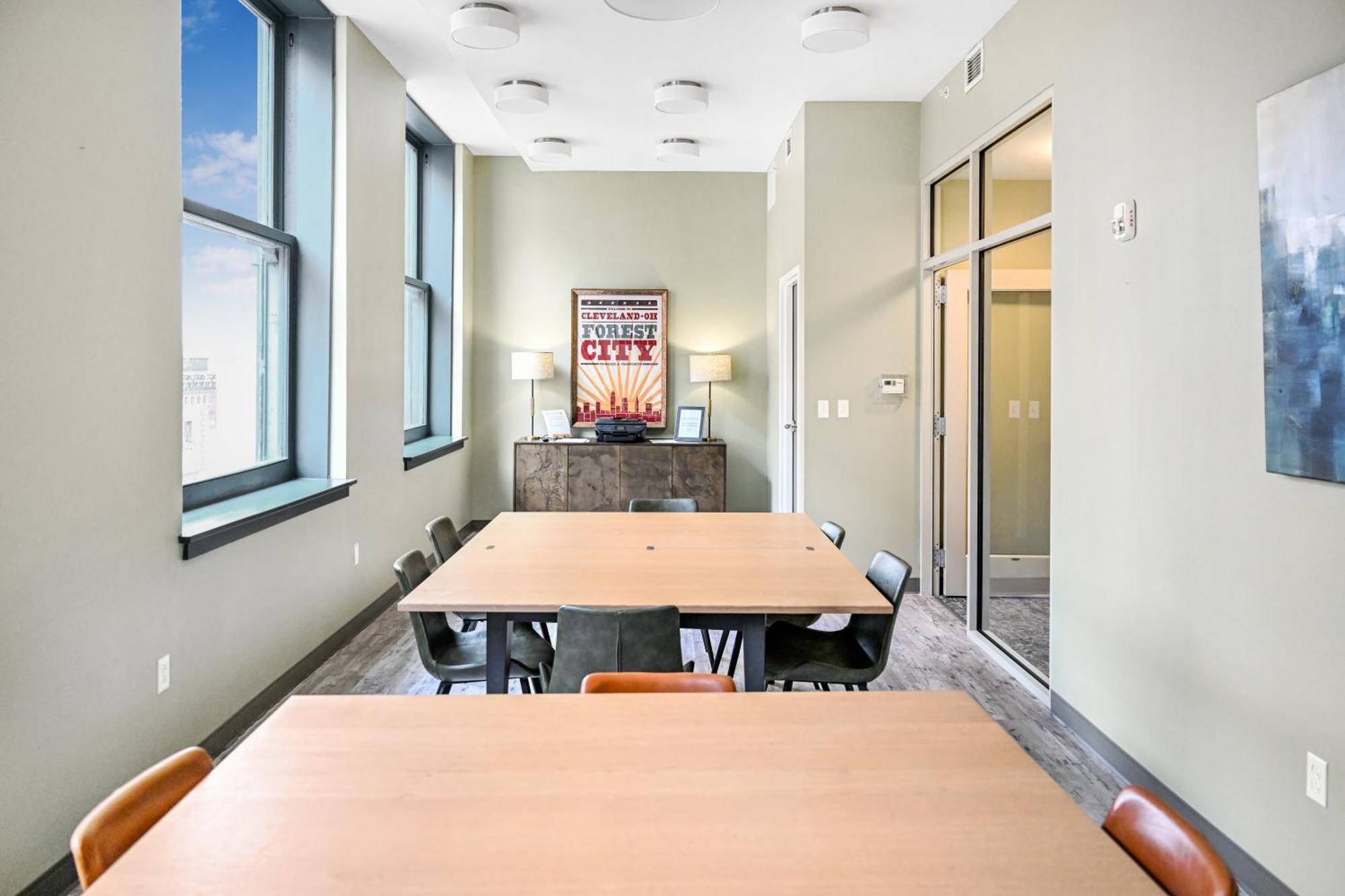 Apartment 506- 2br Unit With Olympic Pool & Steam Access In Downtown Playhouse Square Cleveland