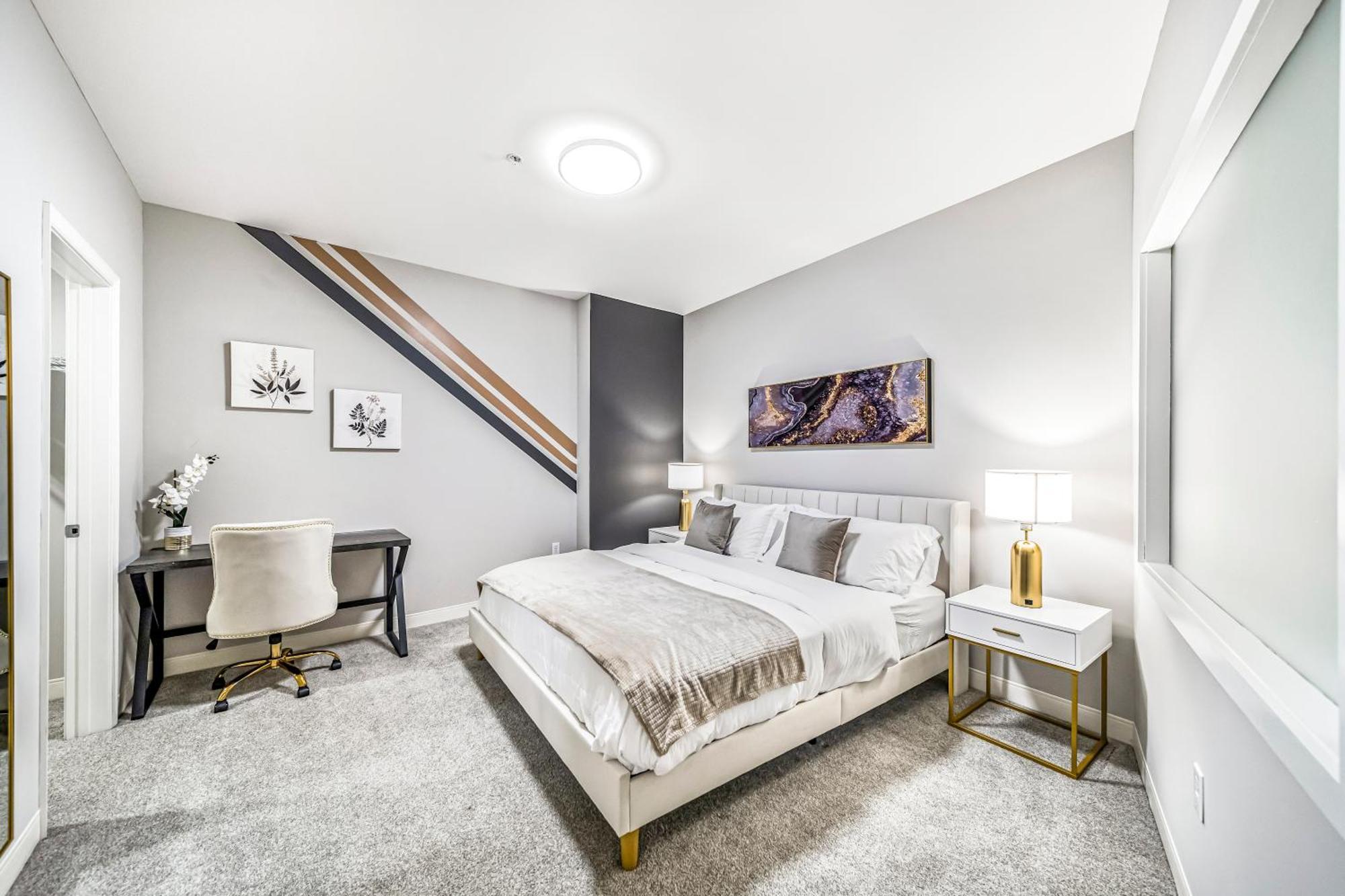 Apartment 506- 2br Unit With Olympic Pool & Steam Access In Downtown Playhouse Square *