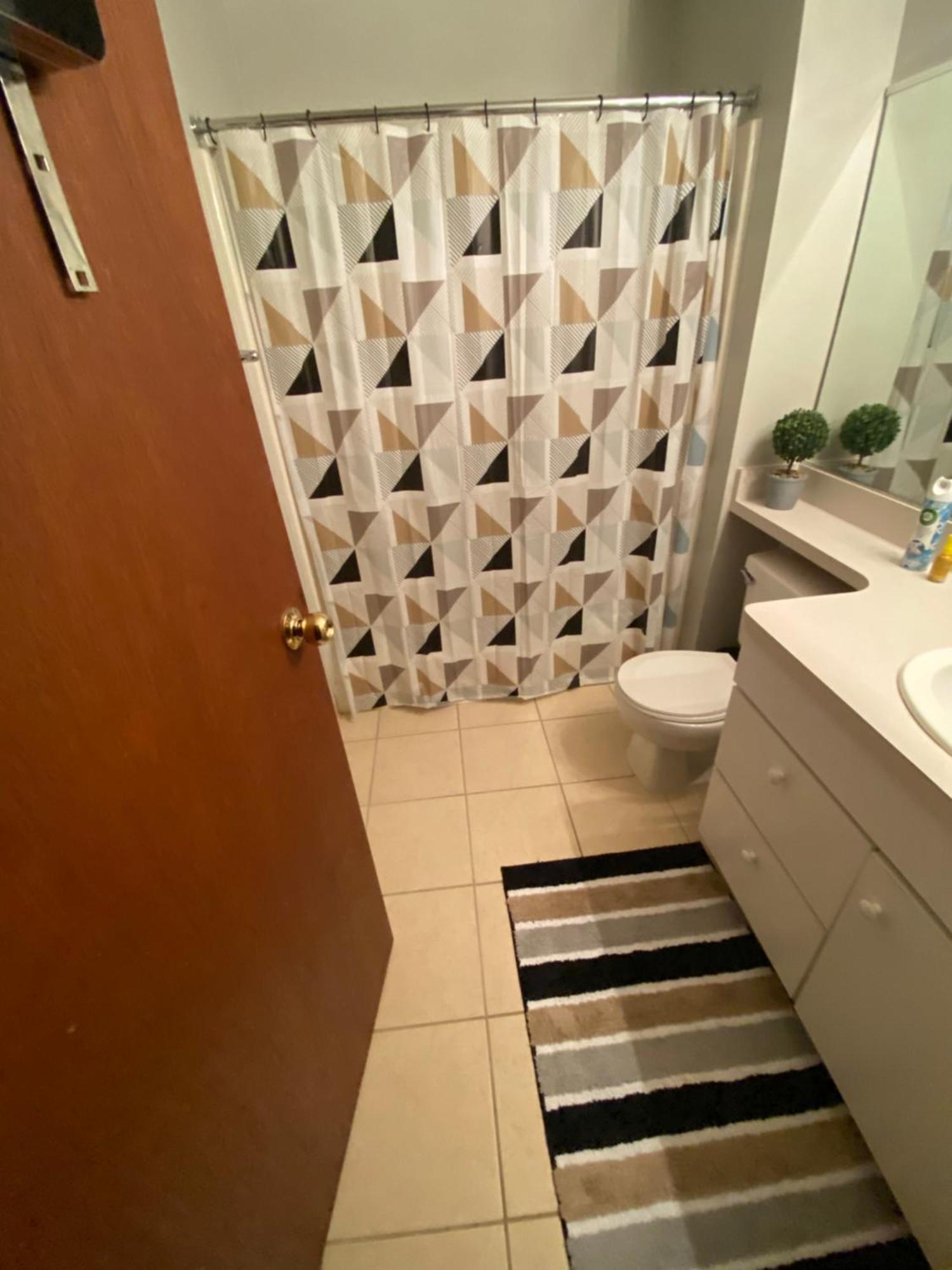 Downtown Cle Loft, River View, King Bed, Free Parking Apartment Cleveland