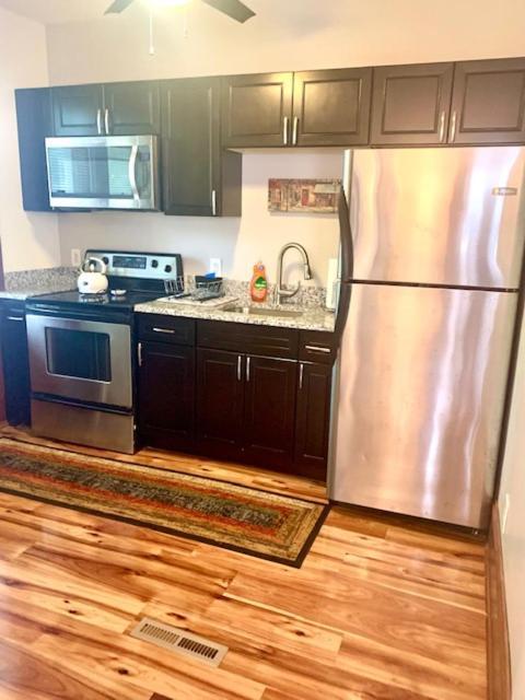 Cozy And Wonderful W47th Holiday home Cleveland