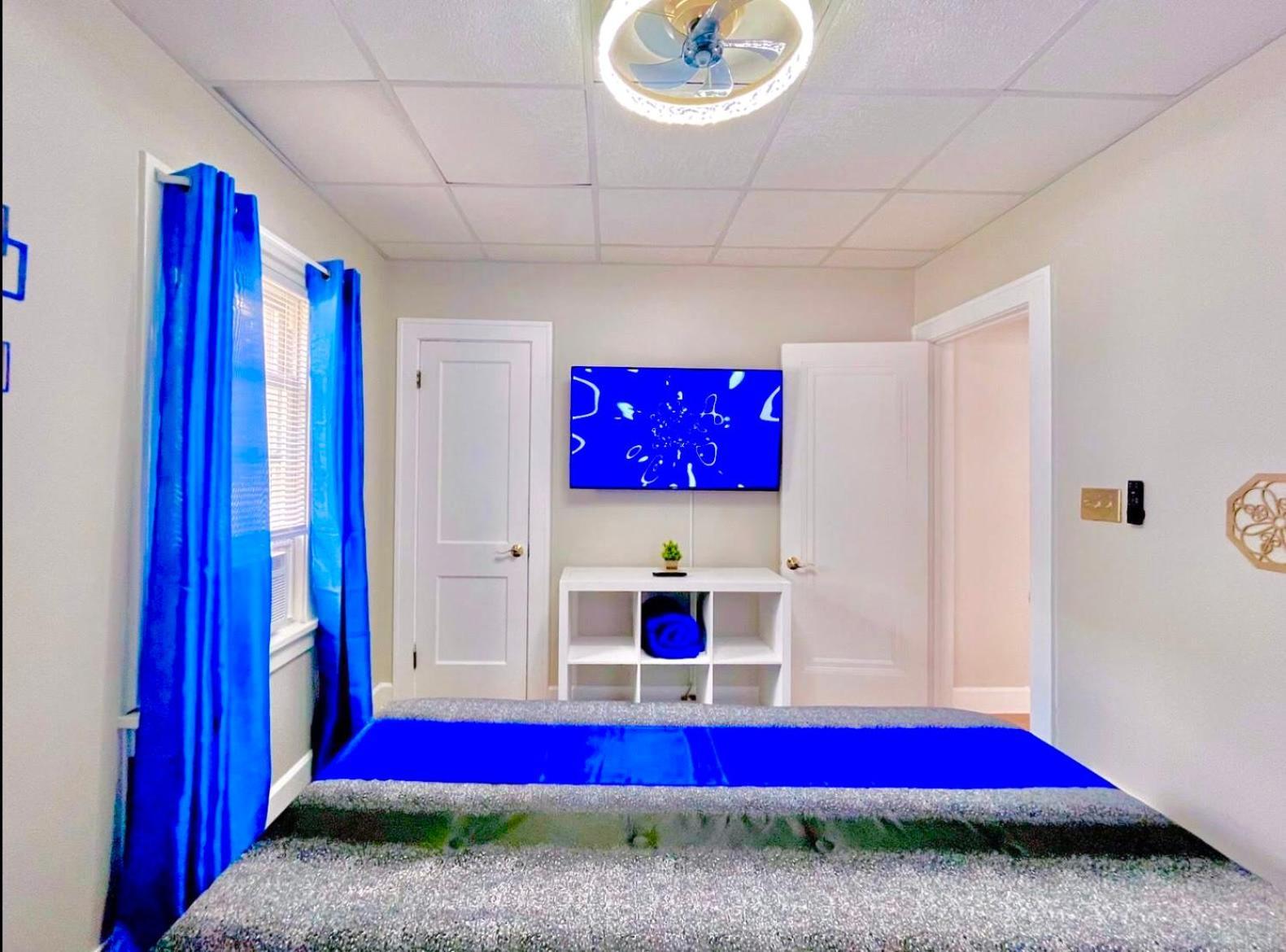 The Sapphire Haven - Your Old Brooklyn Oasis Awaits Families, Couples, Business Travelers Near Downtown With Parking, 300 Mb Wifi & Self Check-in Holiday home Cleveland
