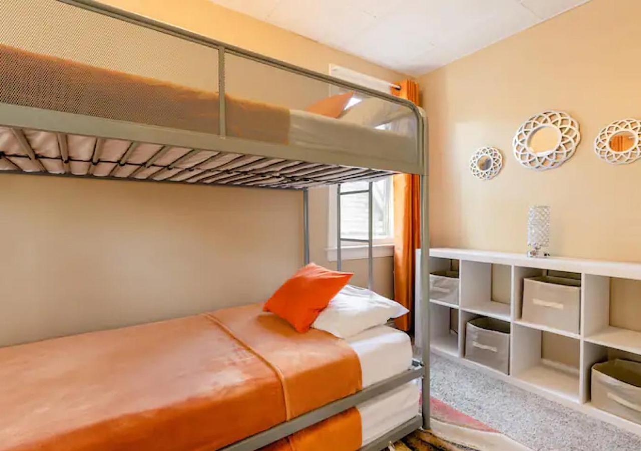 Holiday home The Sunstone Retreat - Your Brooklyn Centre Haven Comfort To Explore Near Downtown With Parking, 300mb Wifi & Self Check-in