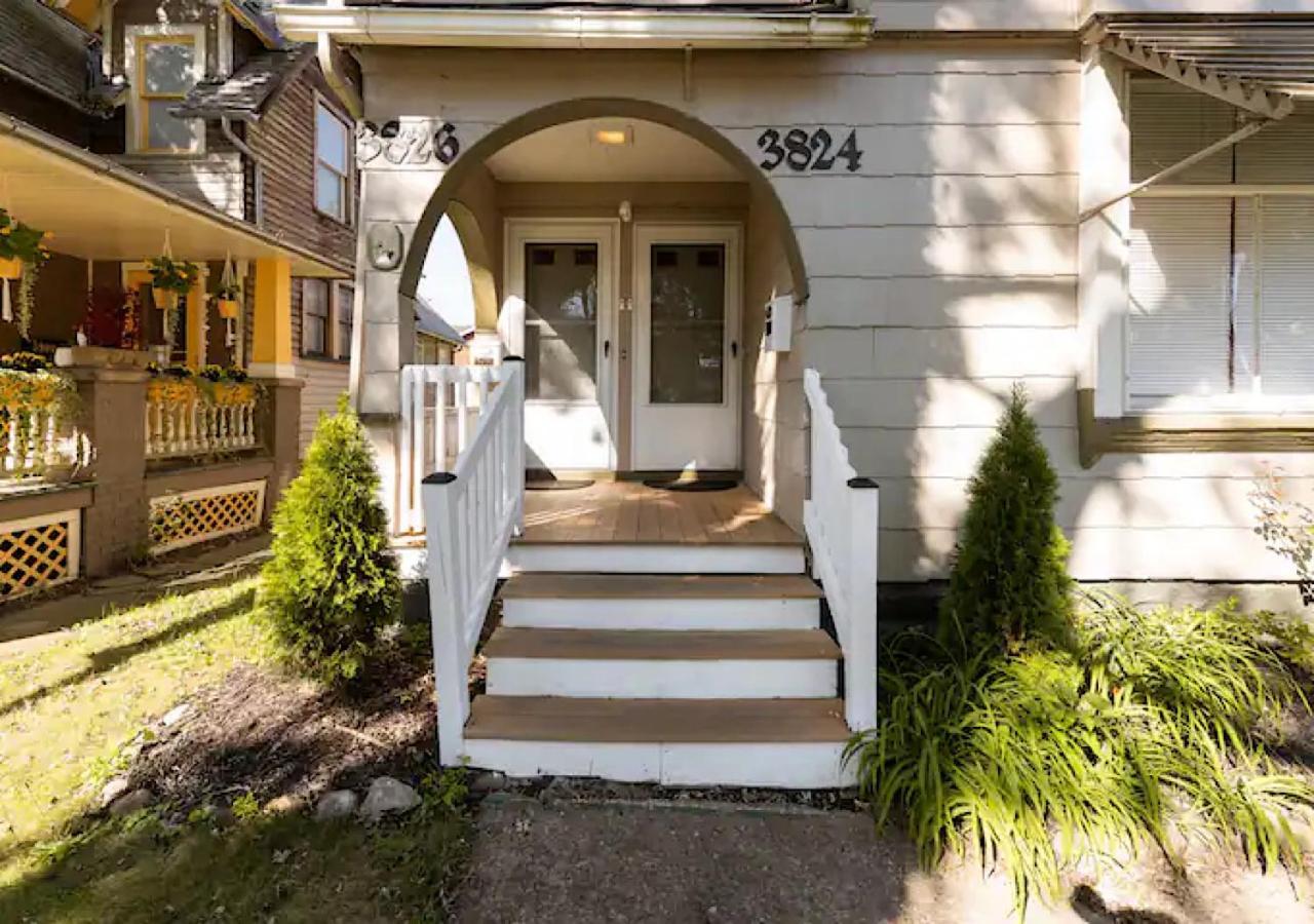 The Sunstone Retreat - Your Brooklyn Centre Haven Comfort To Explore Near Downtown With Parking, 300mb Wifi & Self Check-in * Cleveland