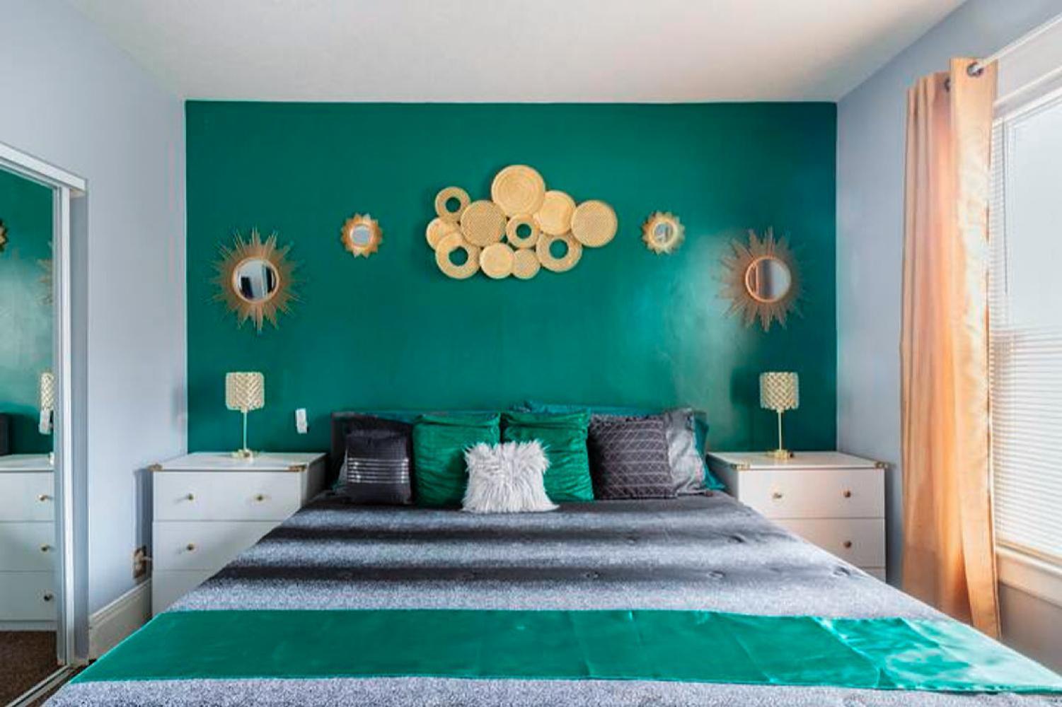Holiday home The Tremont Emerald - By Christmas Story House - Historic Charm & Modern Comfort Near Downtown With Parking, 300mb Wifi & Self Check-in Cleveland