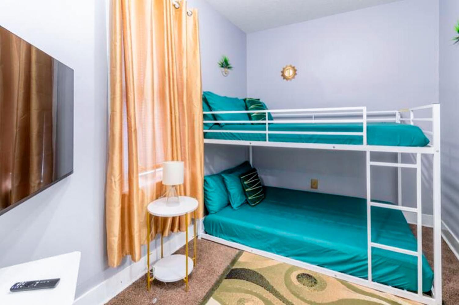 Holiday home The Tremont Emerald - By Christmas Story House - Historic Charm & Modern Comfort Near Downtown With Parking, 300mb Wifi & Self Check-in Cleveland
