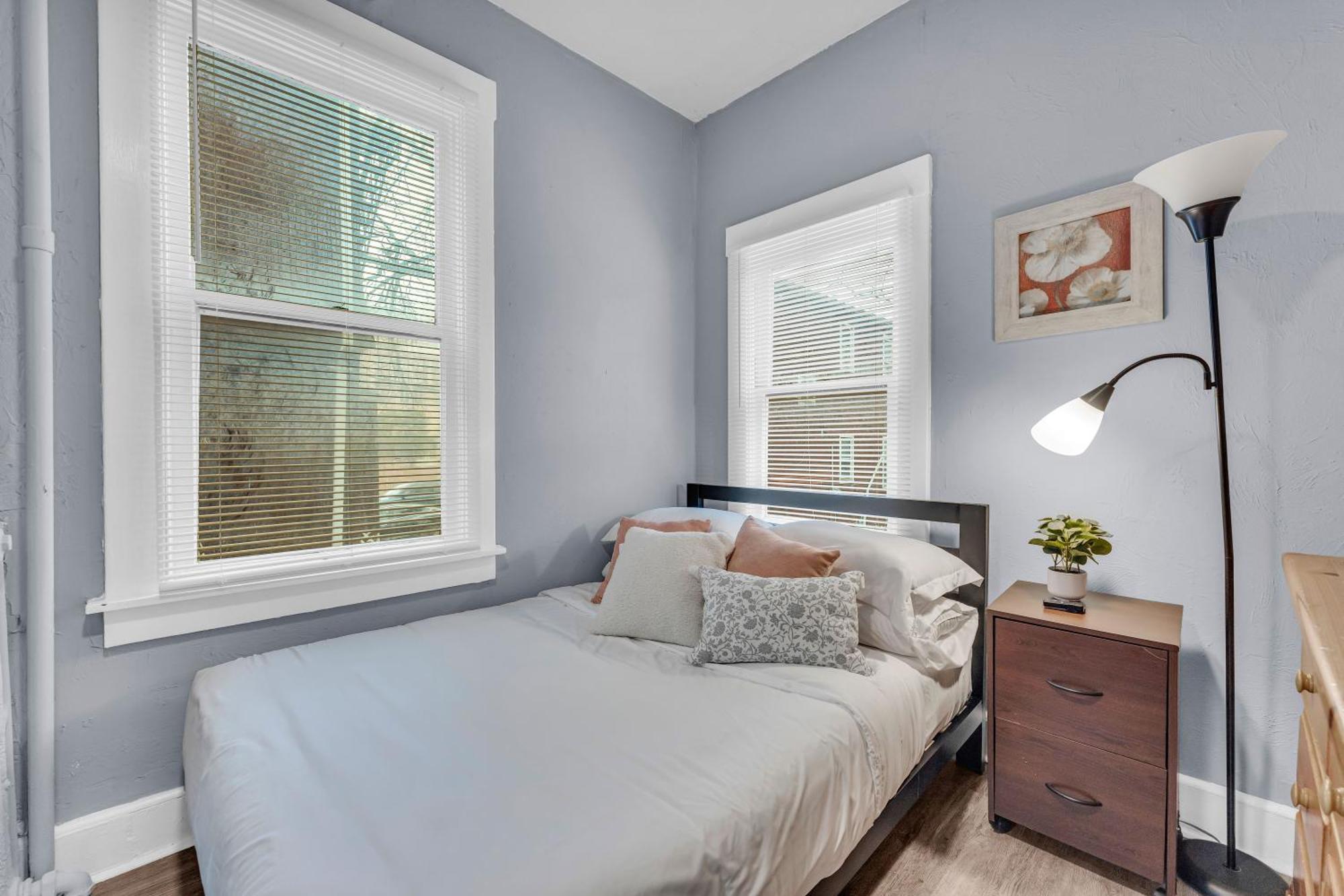 Historic Cozy Haven In Little Italy Cleveland