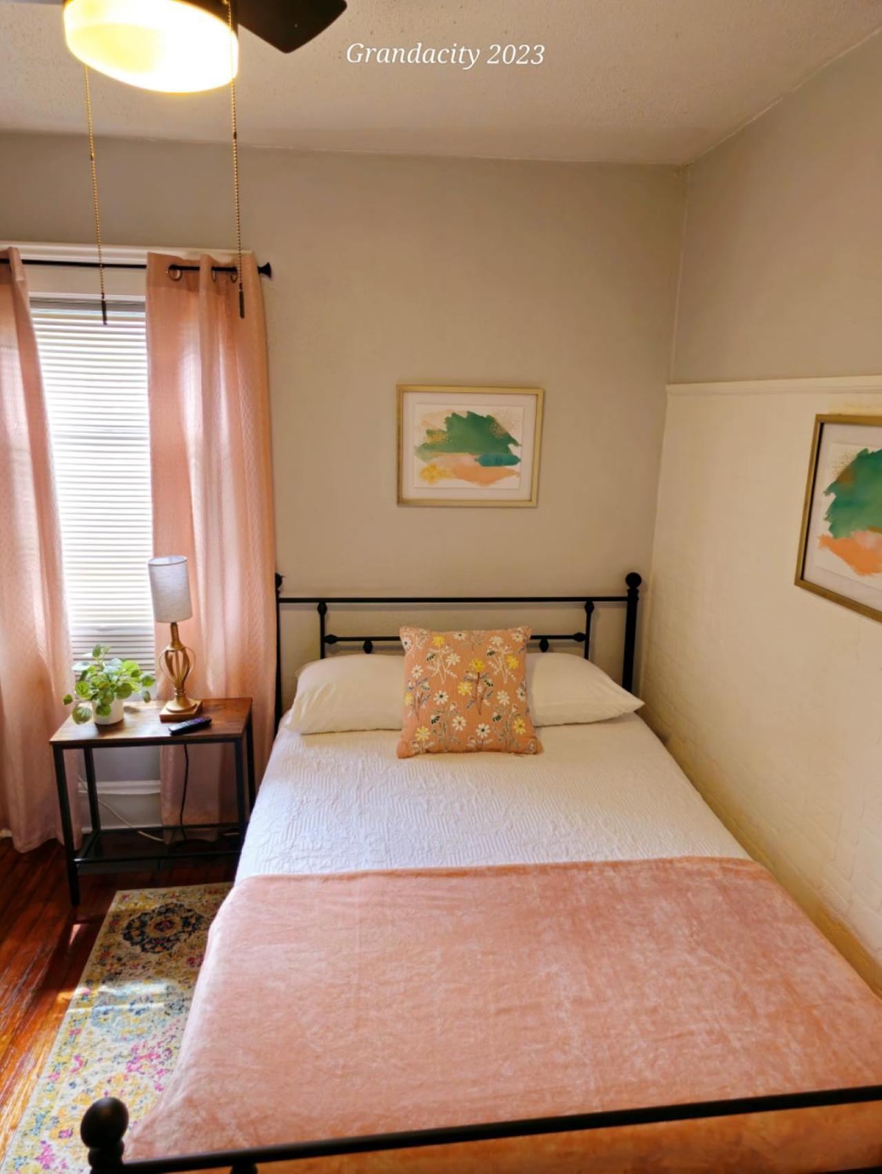 Lovely! Near Cleve Clinic/uh/cwru/dwntwn W/porch Holiday home Cleveland
