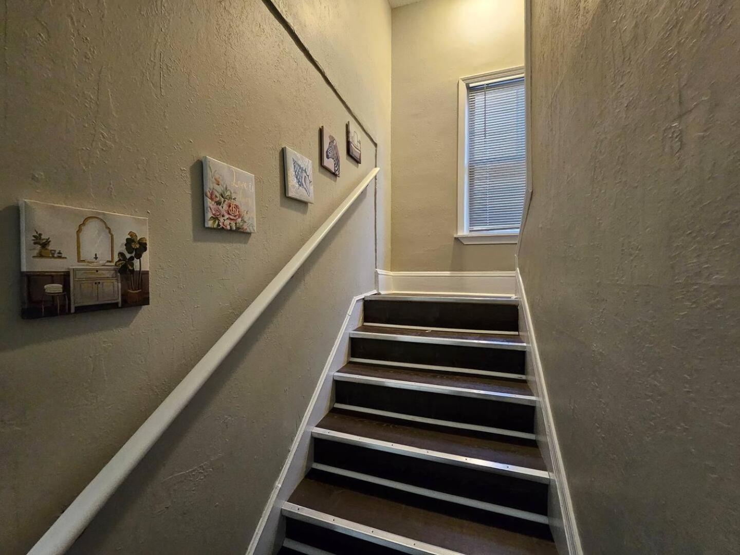 Elegant 4 Bedroom @cleveland Clinic Area