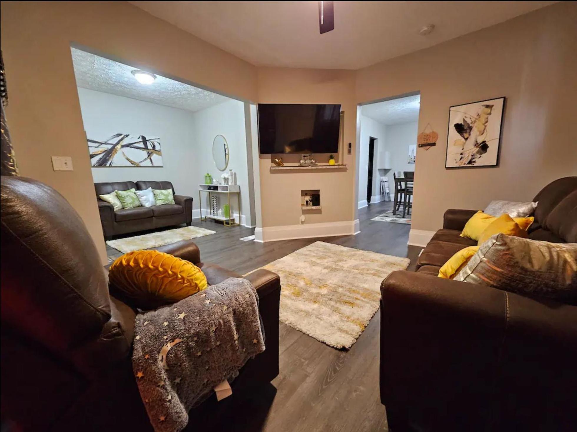 Elegant 4 Bedroom @cleveland Clinic Area Holiday home Cleveland