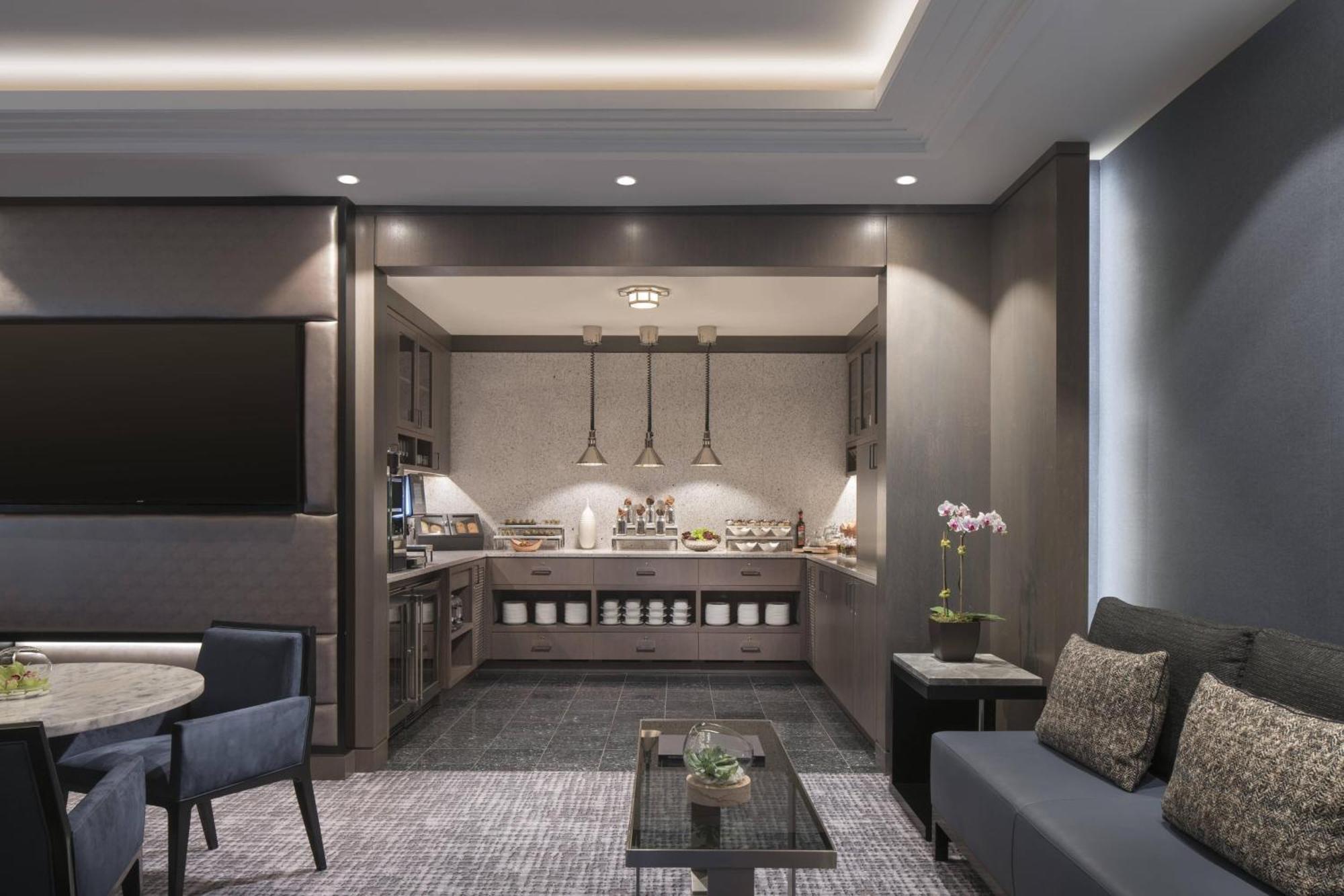 Hotel The Ritz-carlton, 5*