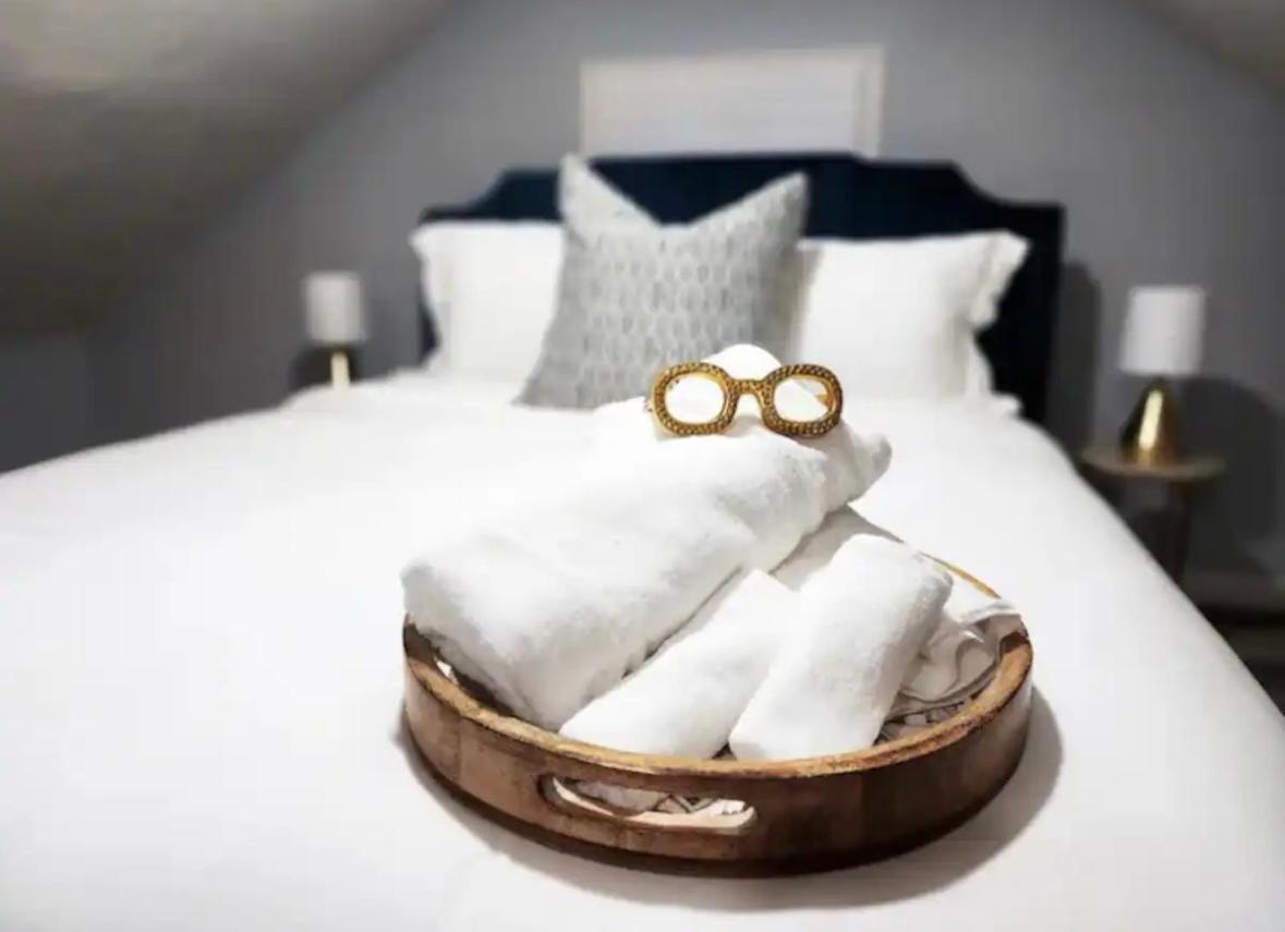 Apartment Attic Retreat 5 Minutes From Westside Market Cleveland