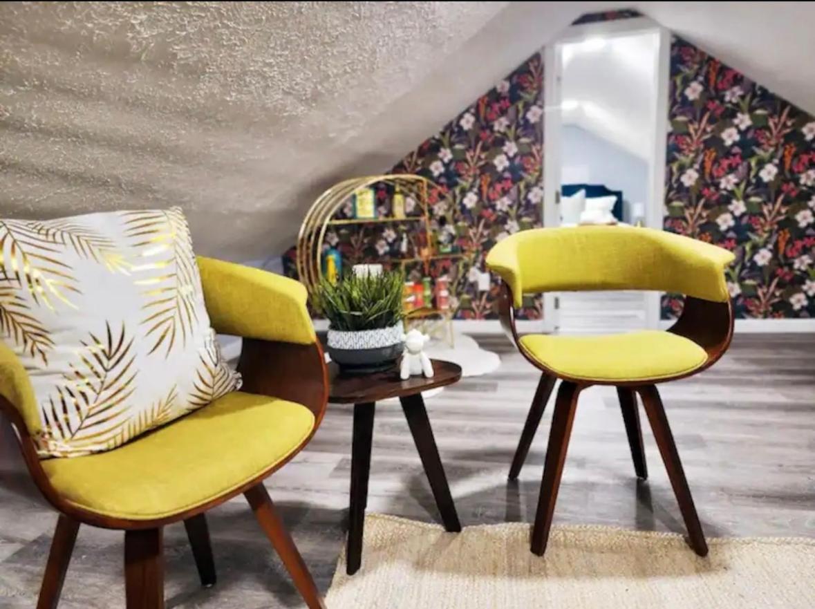 Apartment Attic Retreat 5 Minutes From Westside Market