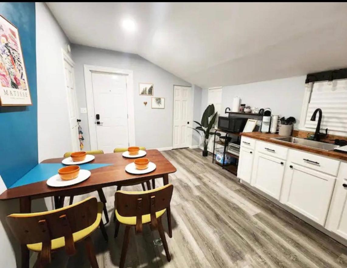 Apartment Attic Retreat 5 Minutes From Westside Market Cleveland