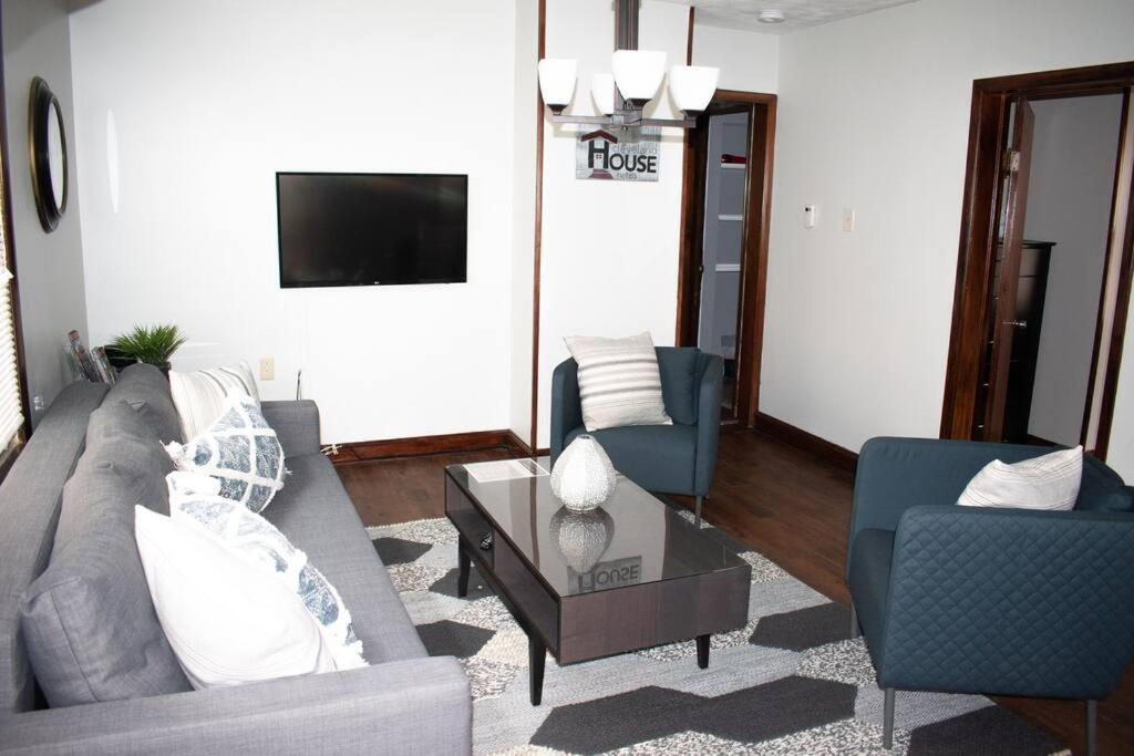 The House Hotels-5 Mins From Downtown-w45th1 Lower Cleveland