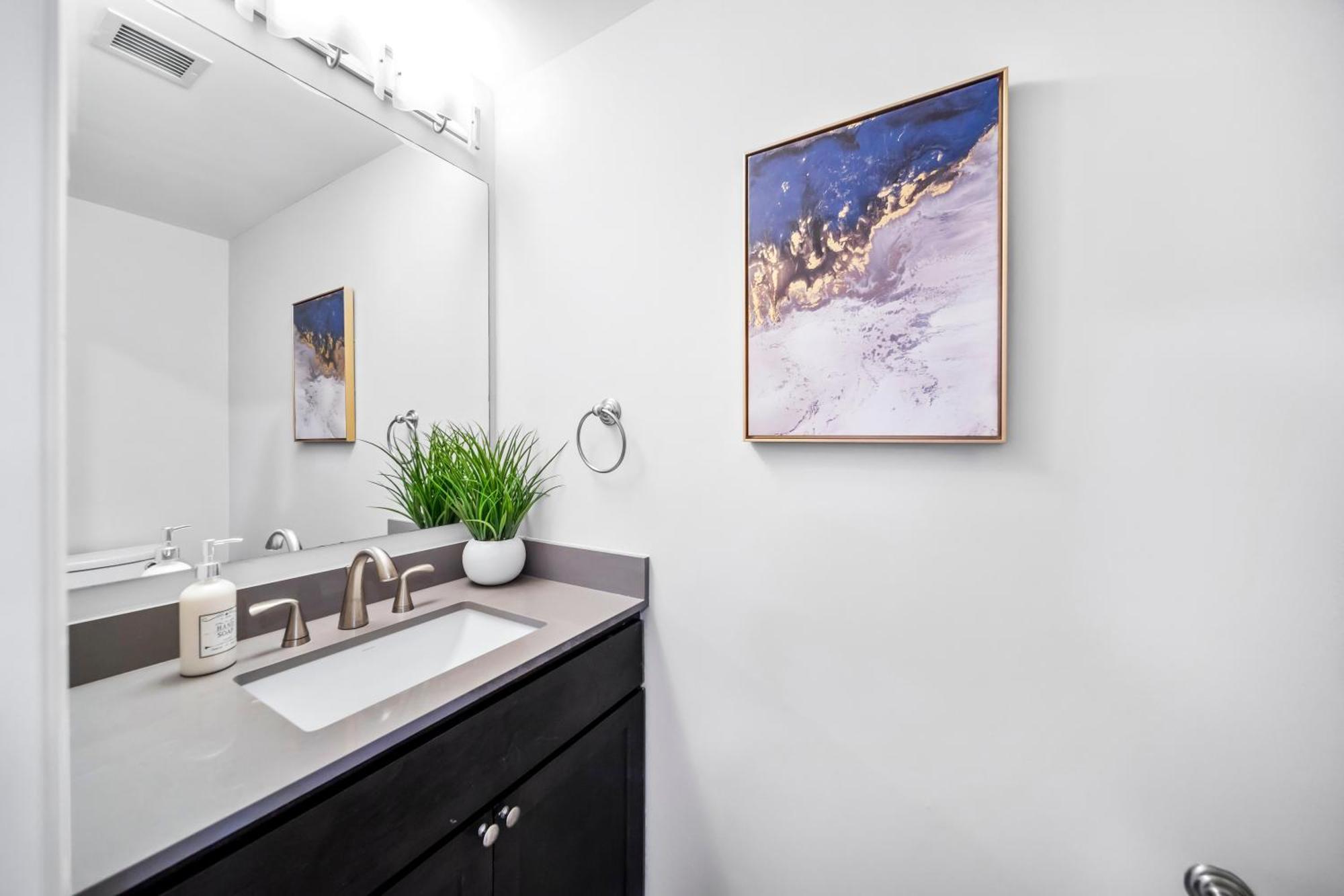 Free Pool And Steam In Downtown With Great Amenities- 607 Apartment *