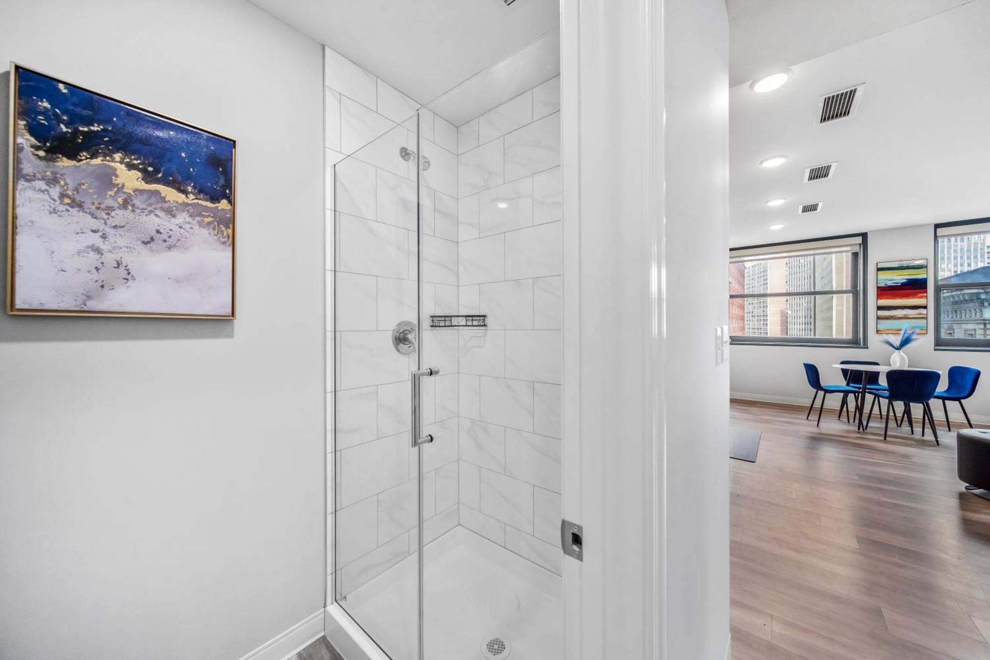 Free Pool And Steam In Downtown With Great Amenities- 607