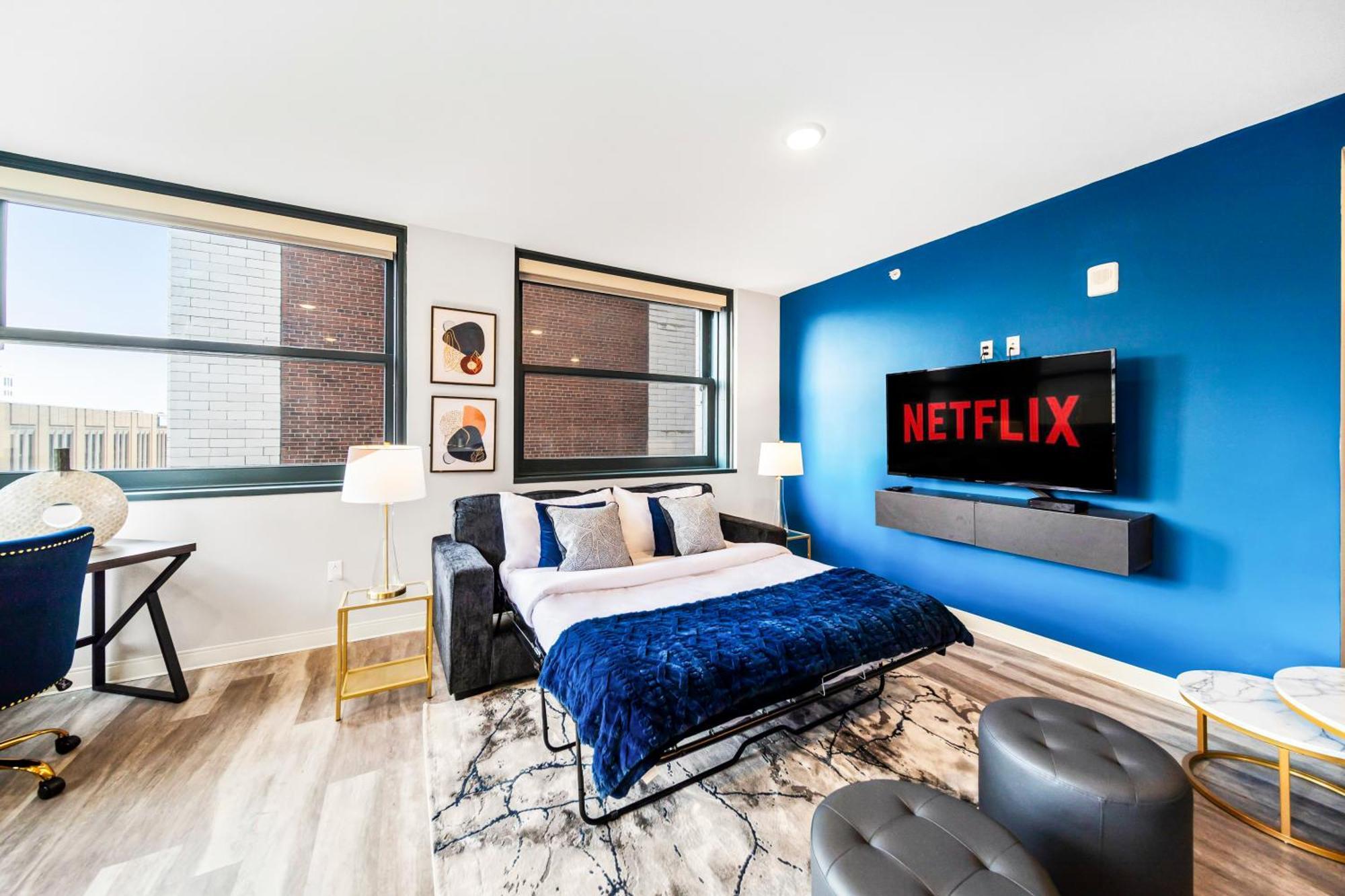 Apartment Free Pool And Steam In Downtown With Great Amenities- 607 *
