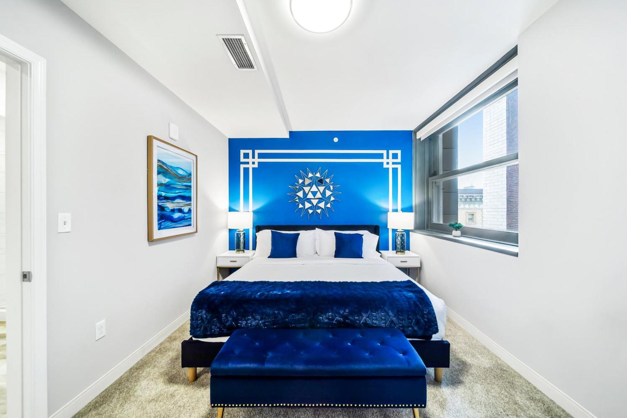 Apartment Free Pool And Steam In Downtown With Great Amenities- 607 Cleveland