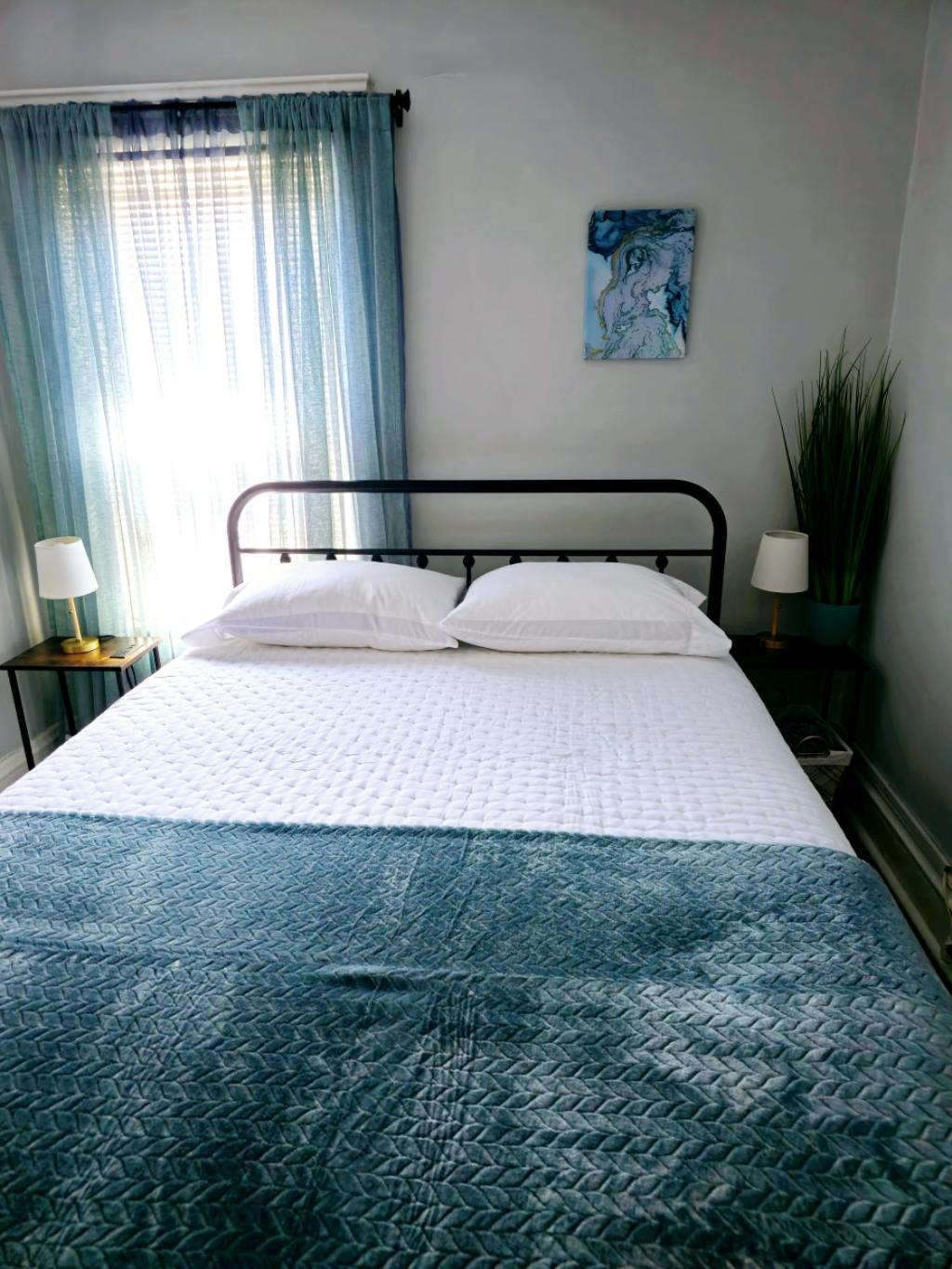 Lovely! Near Cleve Clinic/uh/cwru/dwntwn W/porch