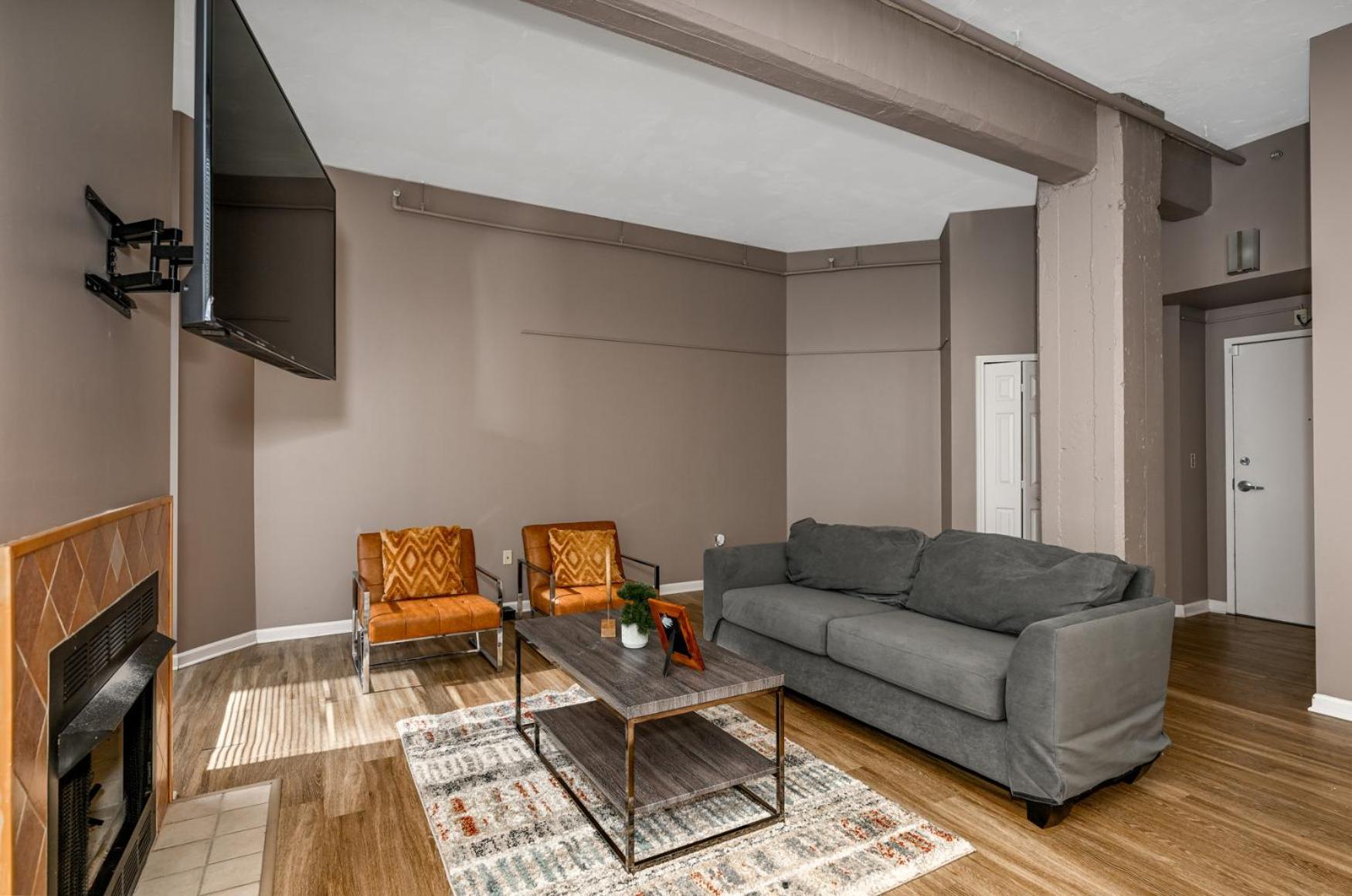 2 Bath Prkg+gym+sauna Perk Plaza +30 Day Apartment