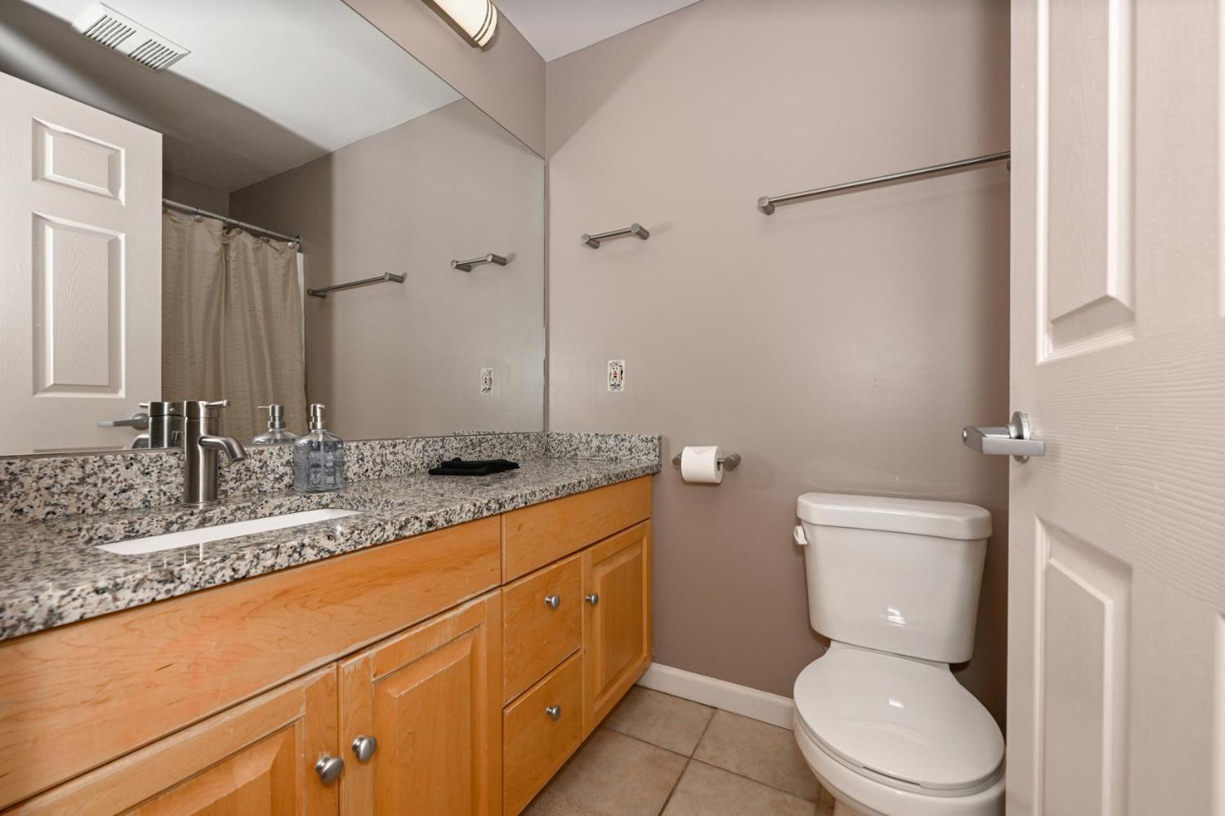 2 Bath Prkg+gym+sauna Perk Plaza +30 Day Apartment *