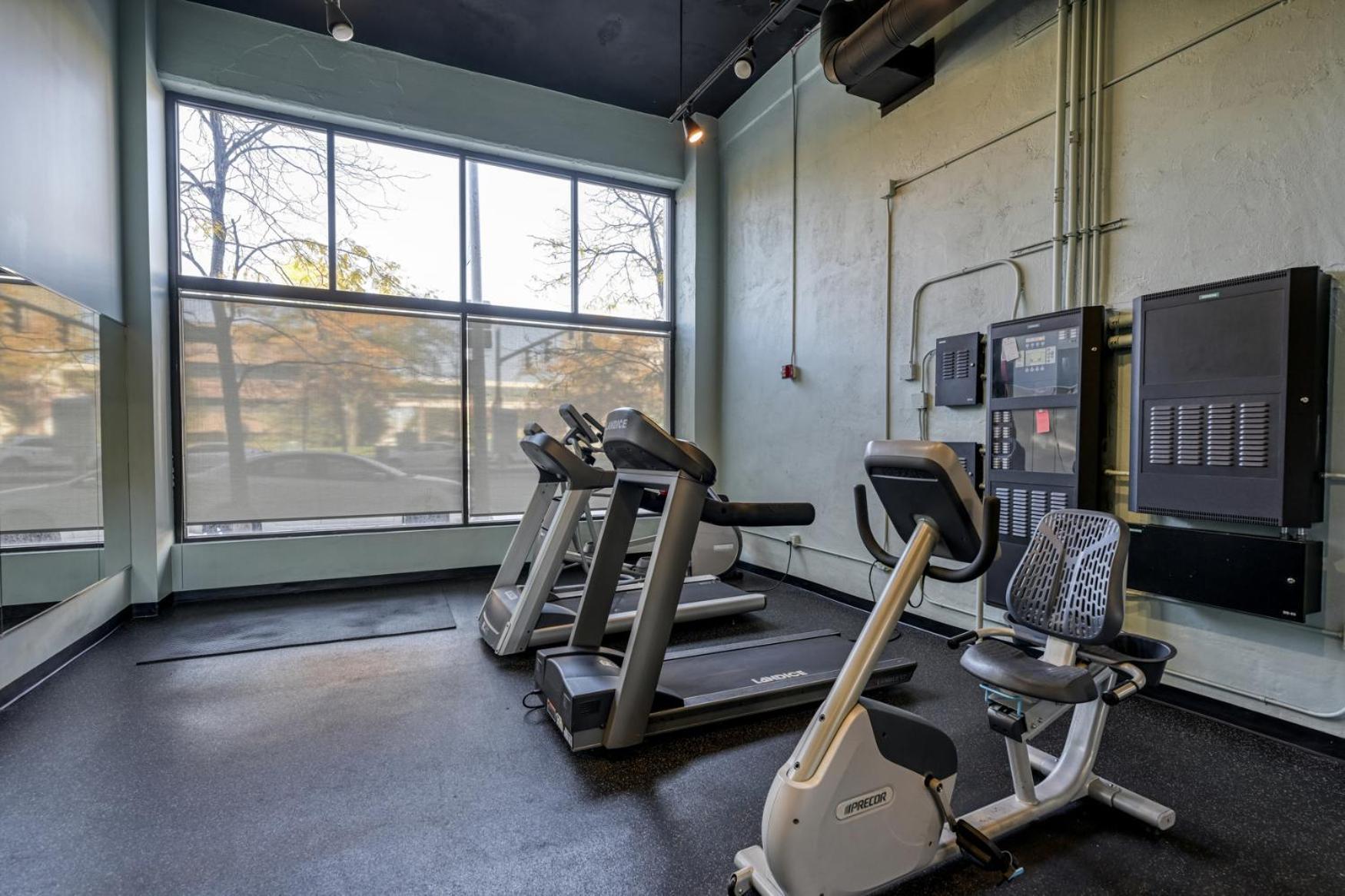 Apartment 2 Bath Prkg+gym+sauna Perk Plaza +30 Day Cleveland