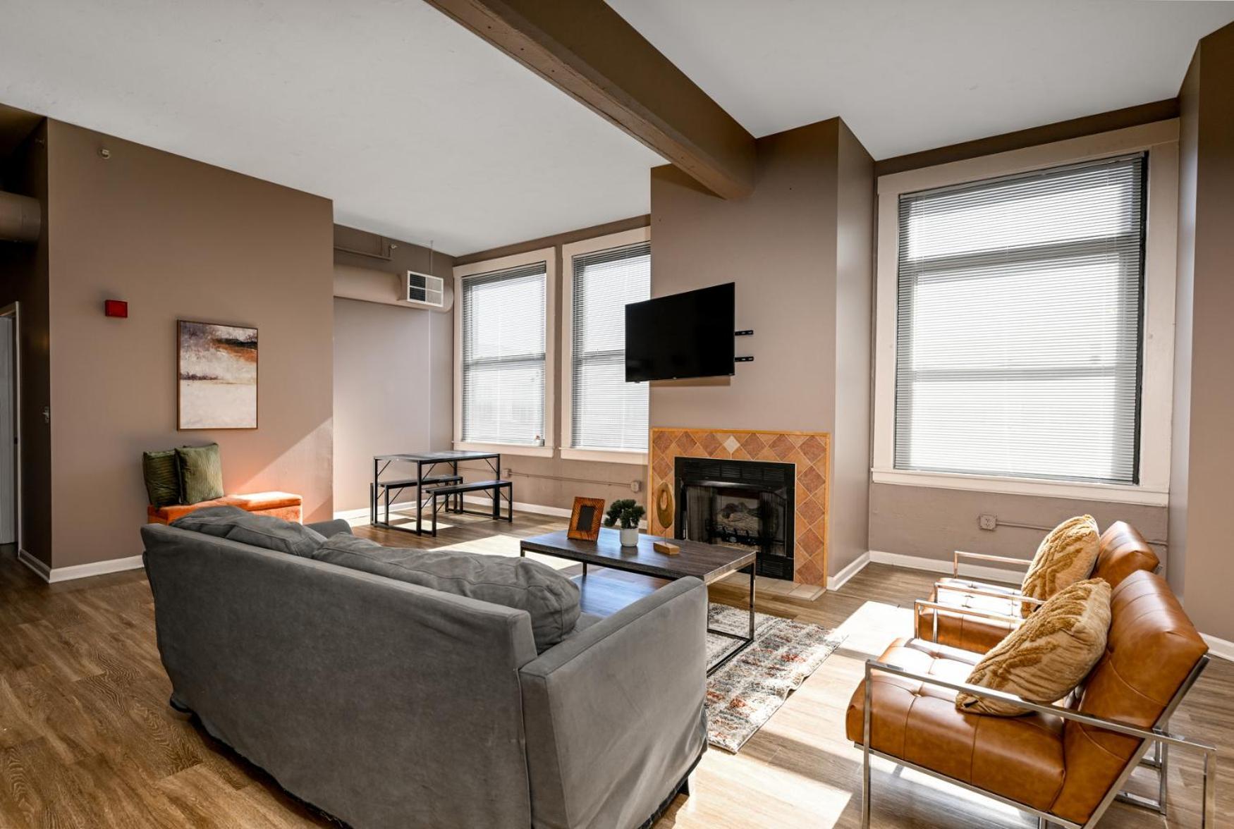 Apartment 2 Bath Prkg+gym+sauna Perk Plaza +30 Day Cleveland