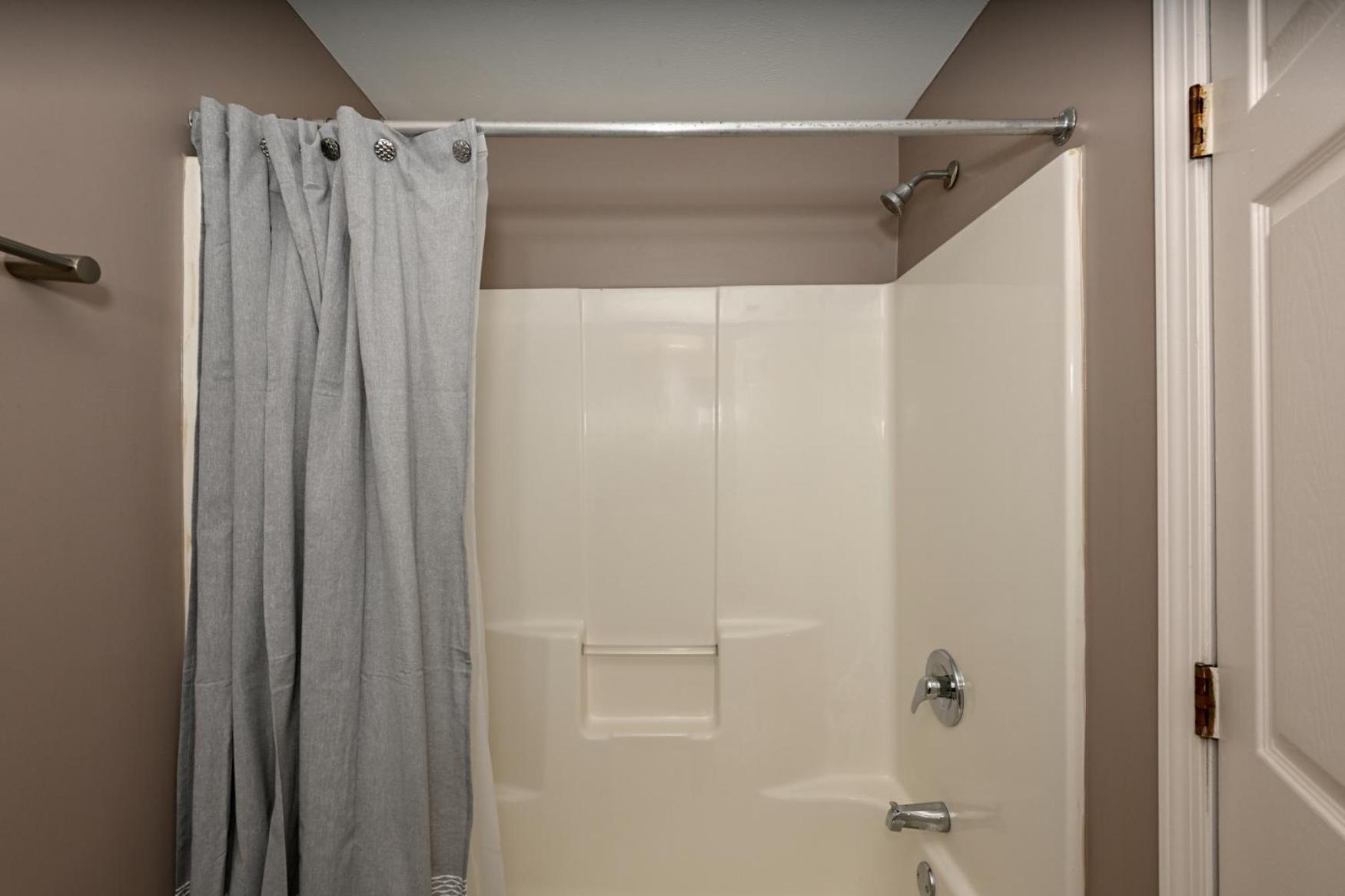 Prkg+sauna+gym Near Rock & Roll Hall Of Fame Apartment *