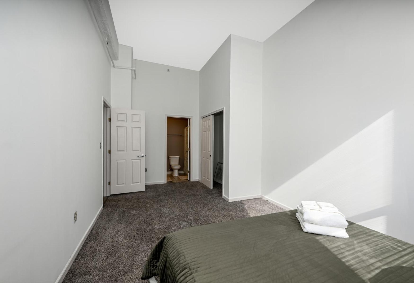 Prkg+sauna+gym Near Rock & Roll Hall Of Fame Apartment *