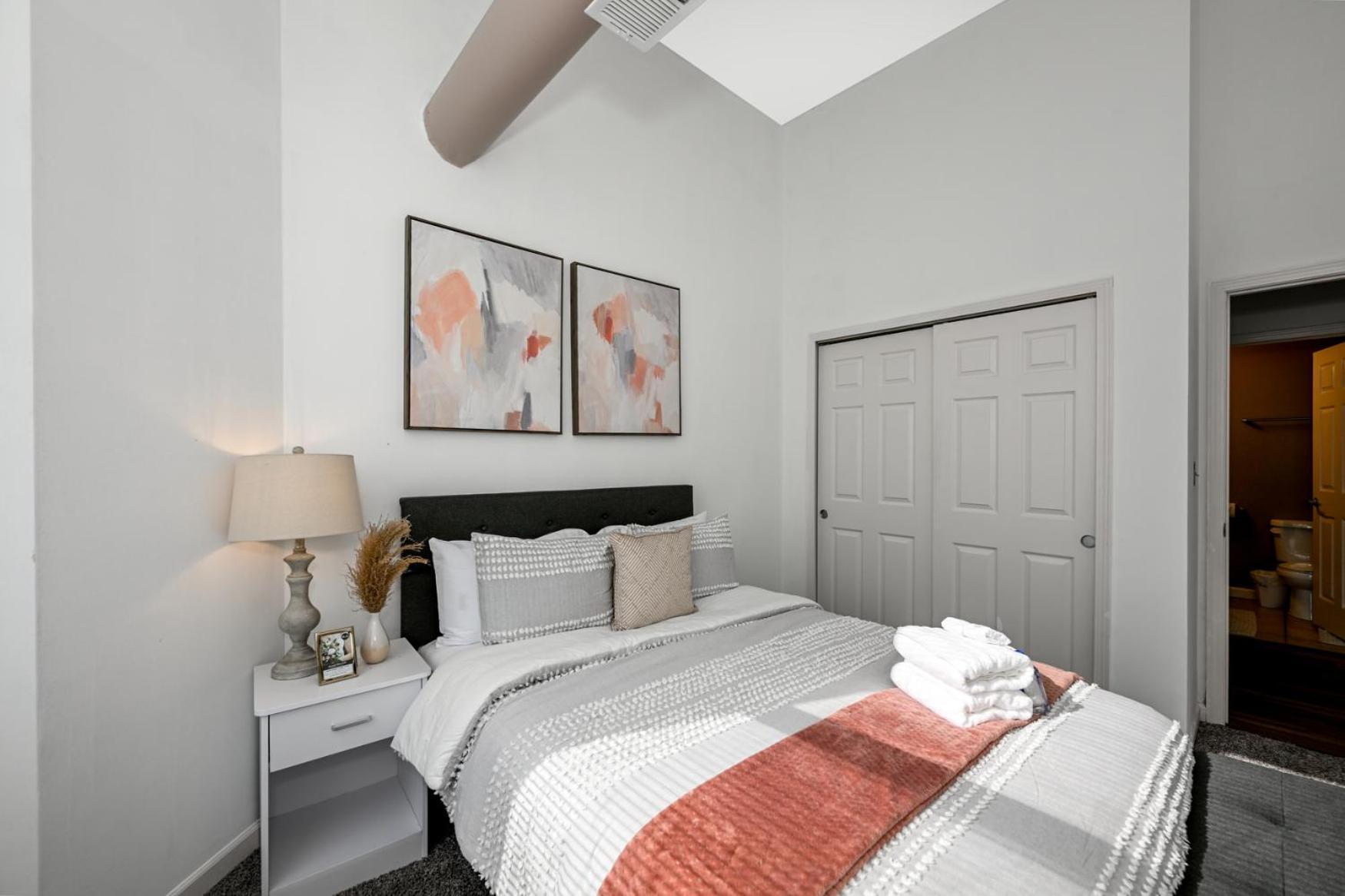Apartment Prkg+sauna+gym Near Rock & Roll Hall Of Fame *
