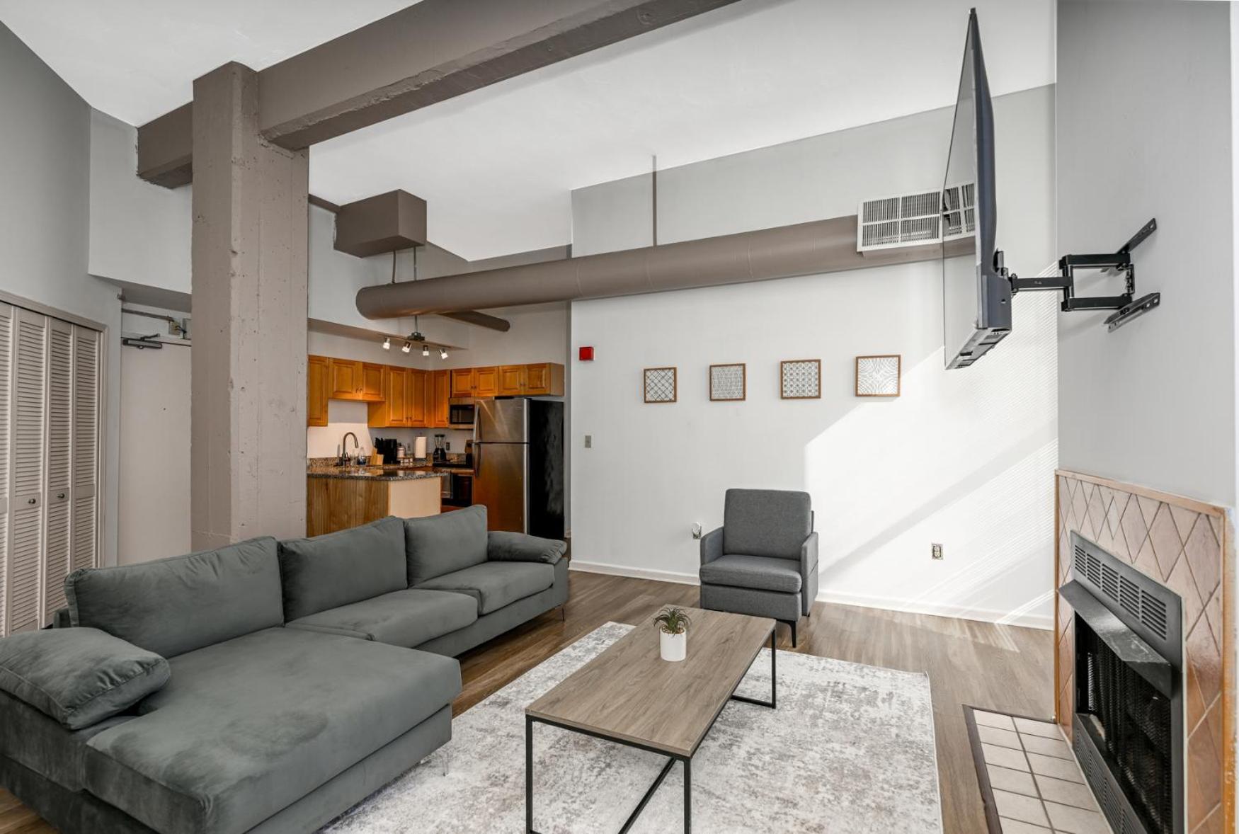 Prkg+sauna+gym Near Rock & Roll Hall Of Fame Apartment *